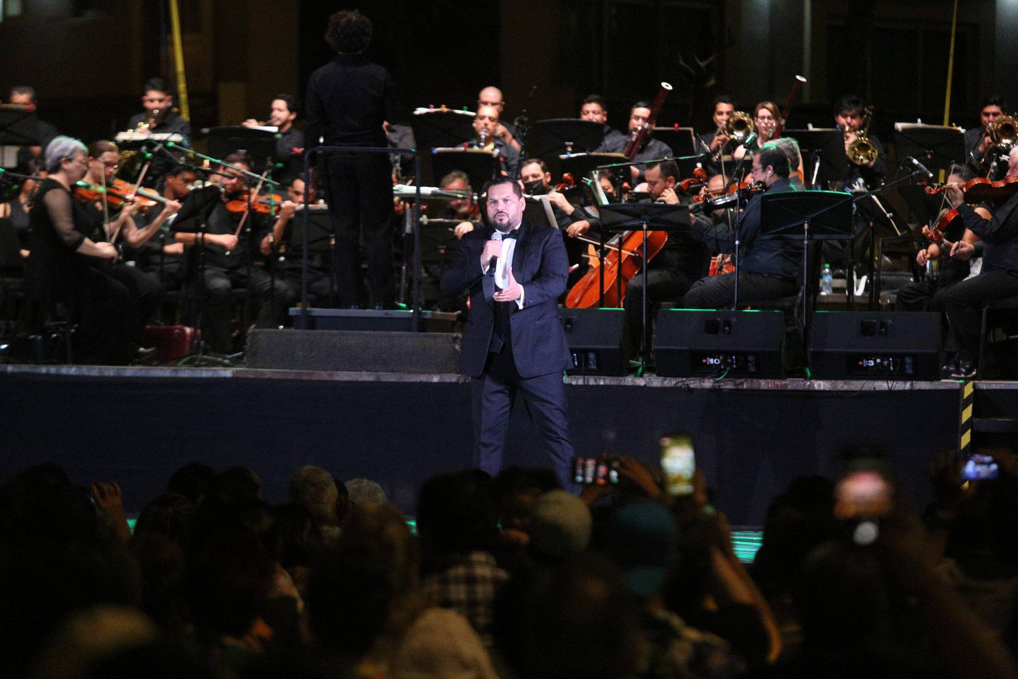 $!El tenor internacional Carlos Osuna participará en la gala a beneficio de la maestra Cecilia Reyes López que se celebrará este sábado 19 de julio en Casa Haas.