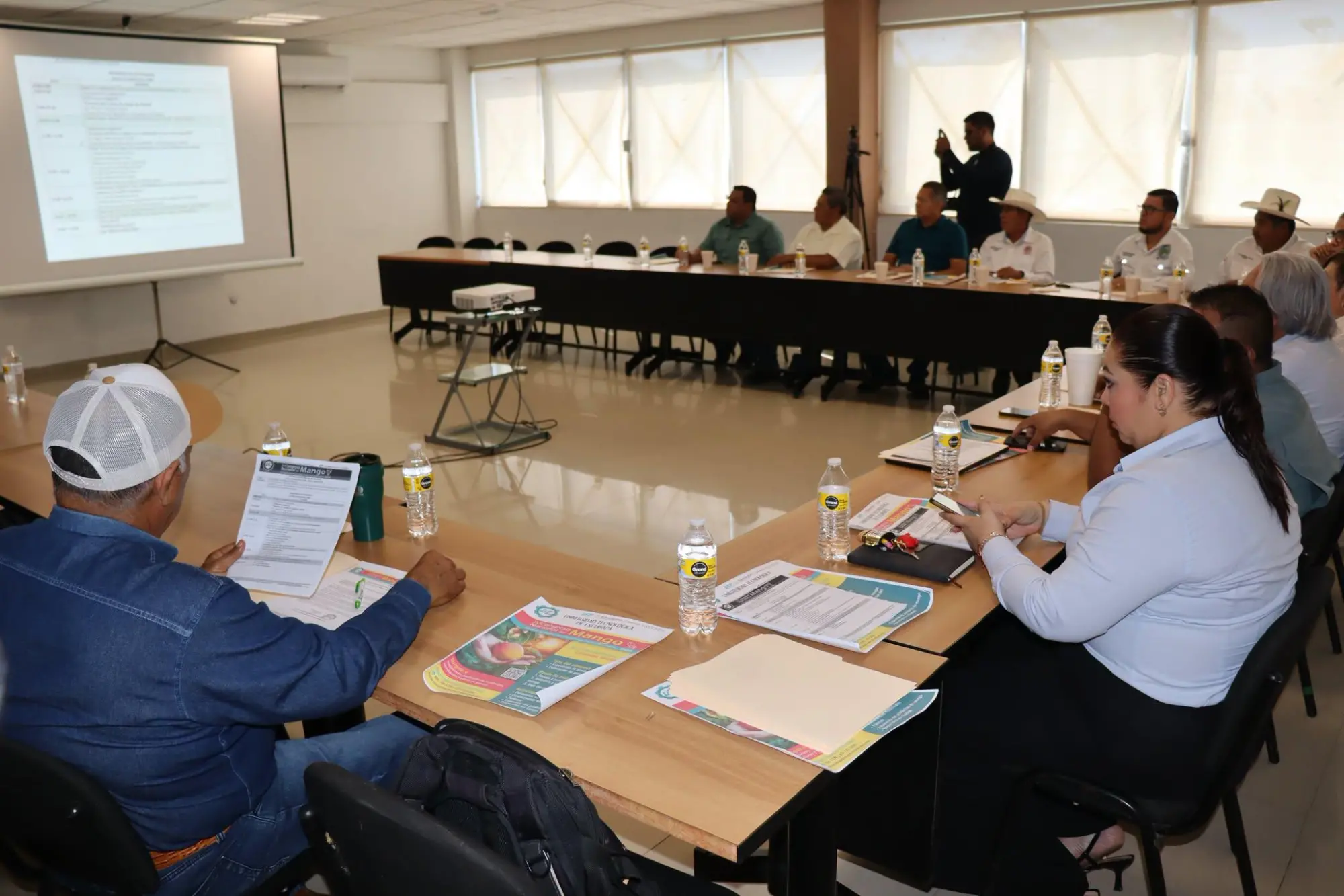 $!Presentan IV Congreso Nacional del Mango de UTEsc a autoridades y representantes del sector