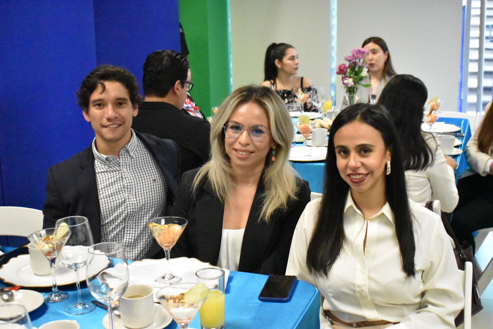 $!Juan Pablo Kuroda, Lizbeth Armenta y Lesli Yukié.