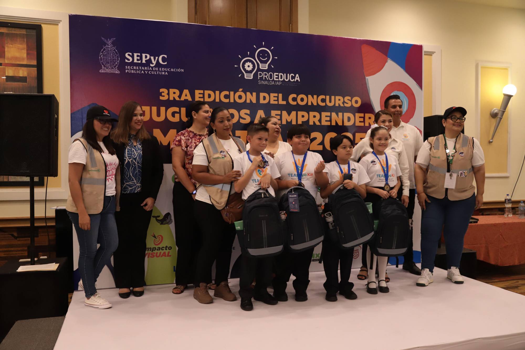$!El equipo “TEApoyo Kit”, de la escuela José Antonio Sarabia López ganó el tercer lugar.