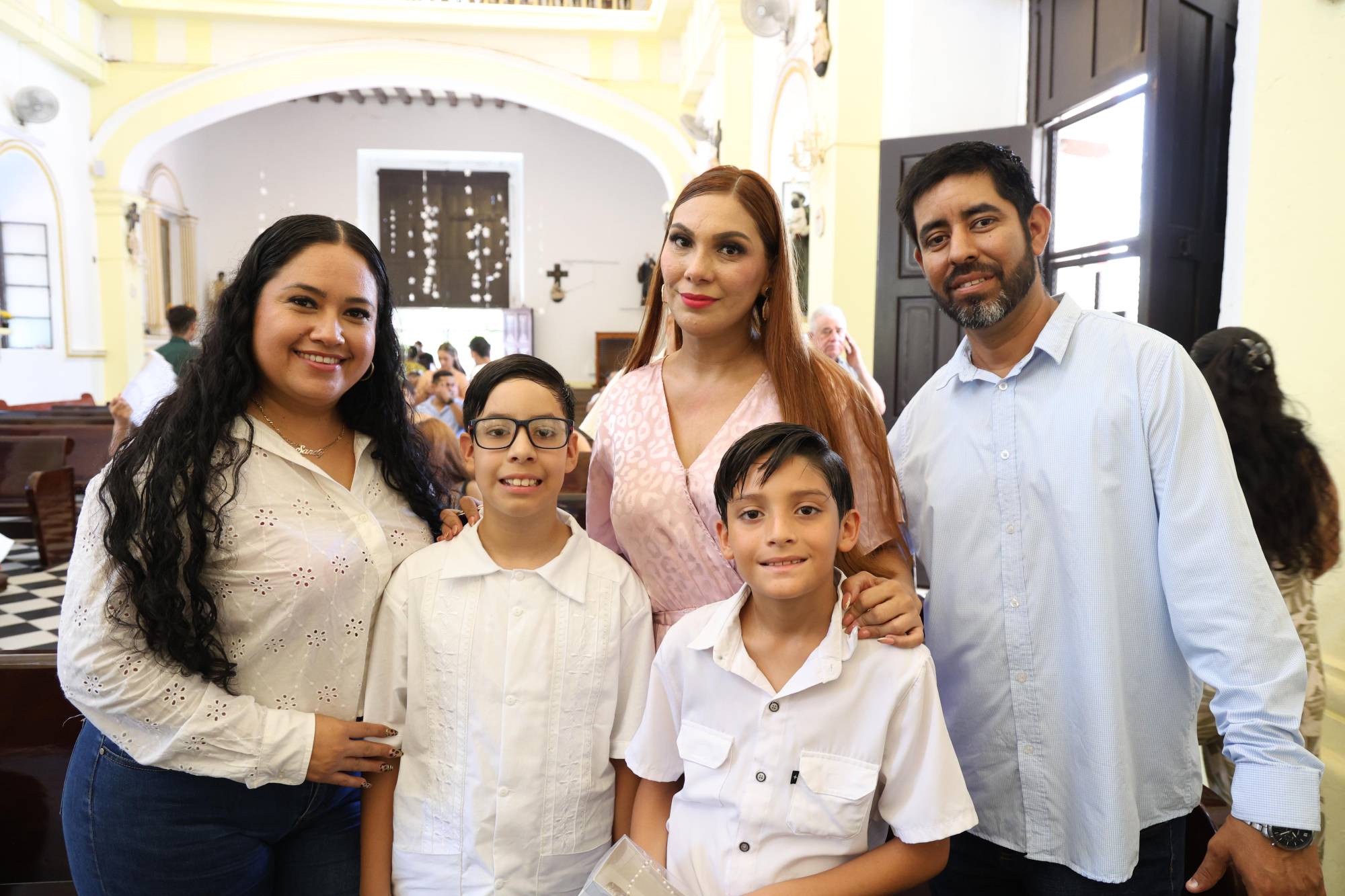 $!Sandy Hernández, Francisco Barrios, Cinthia Sarabia, Refugio Barrios y Christopher Galindo.