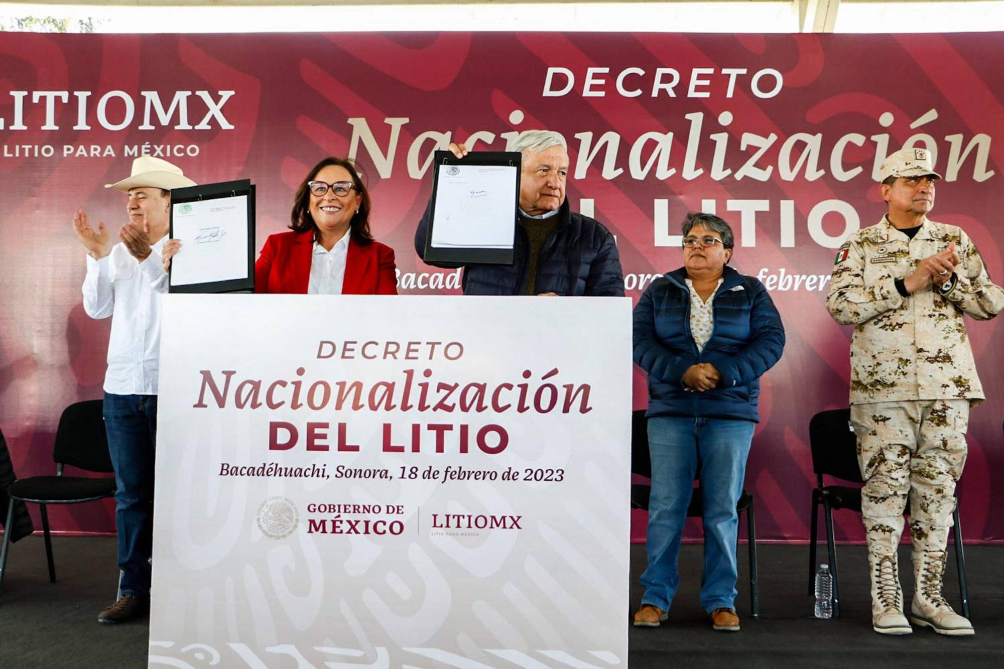 $!Evento del 18 de febrero de 2023, cuando se firmó el decreto para crear la Zona de Reserva Minera de Litio Li-MX y que el Gobierno federal difundió como decreto de nacionalización del litio.