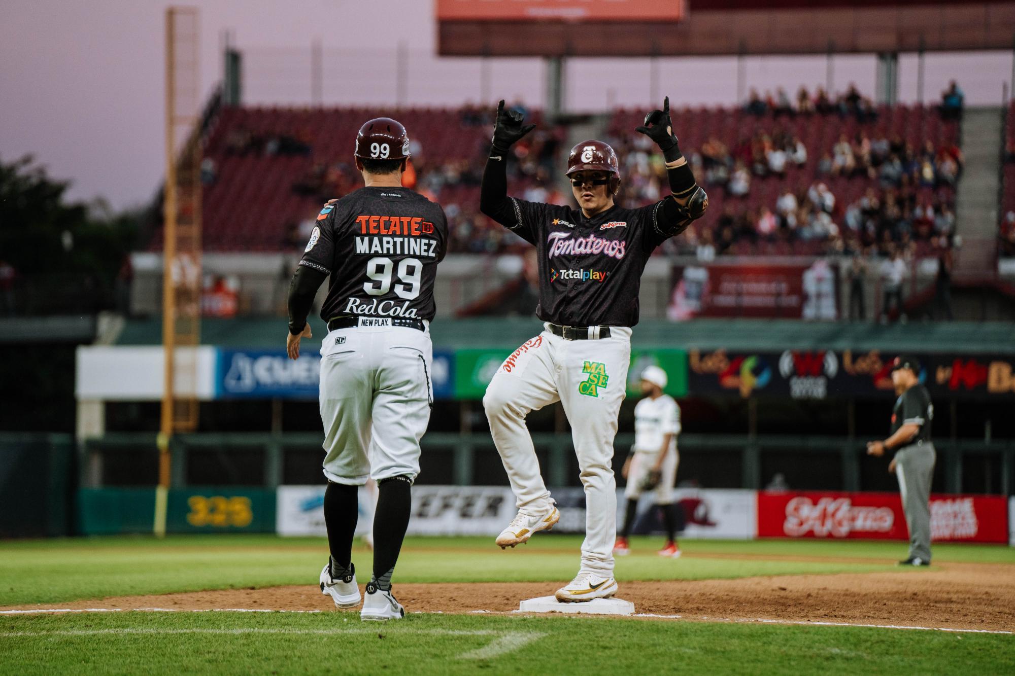 $!Consigue Tomateros de Culiacán su primera serie como local a costa de Venados