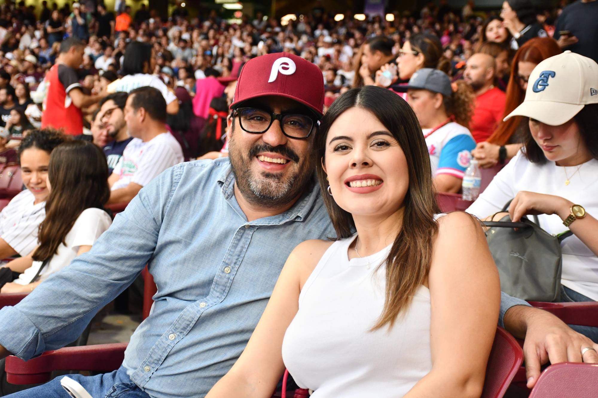 $!El alcalde Juan de Dios Gámez Mendívil y la presidenta del DIF Irma Nydia Gasca.