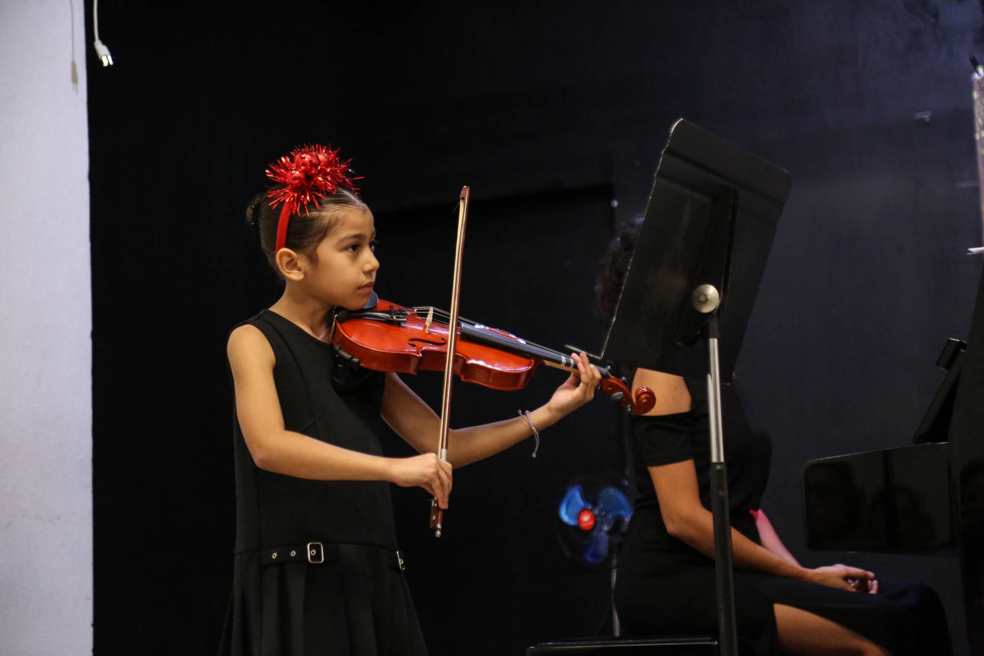 $!El recital dio inicio con la participación de los alumnos de Iniciación Musical.