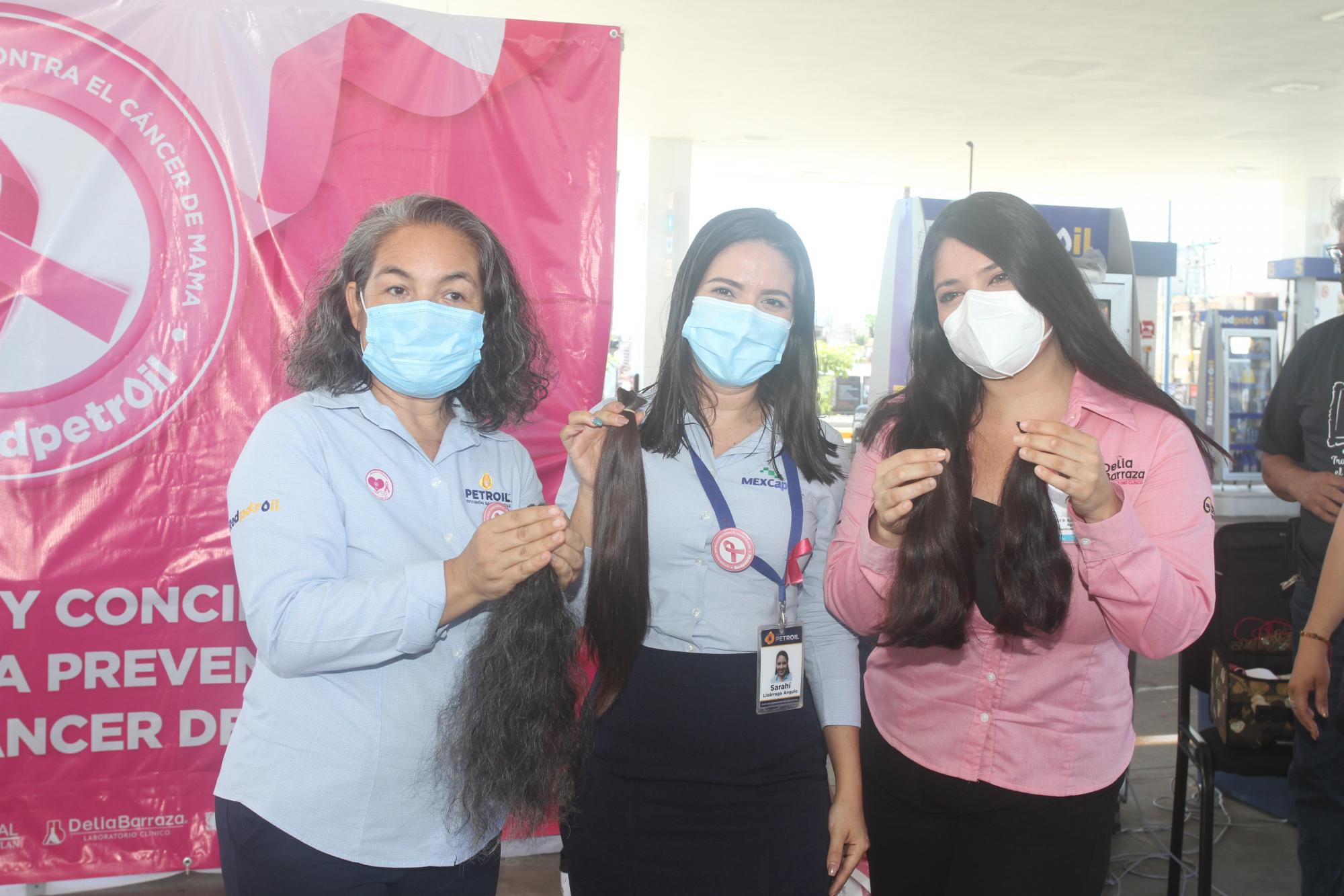 $!Magaly Coronado, Sarahí Lizárraga y Kathia Bergel muestran sus coletas donadas.