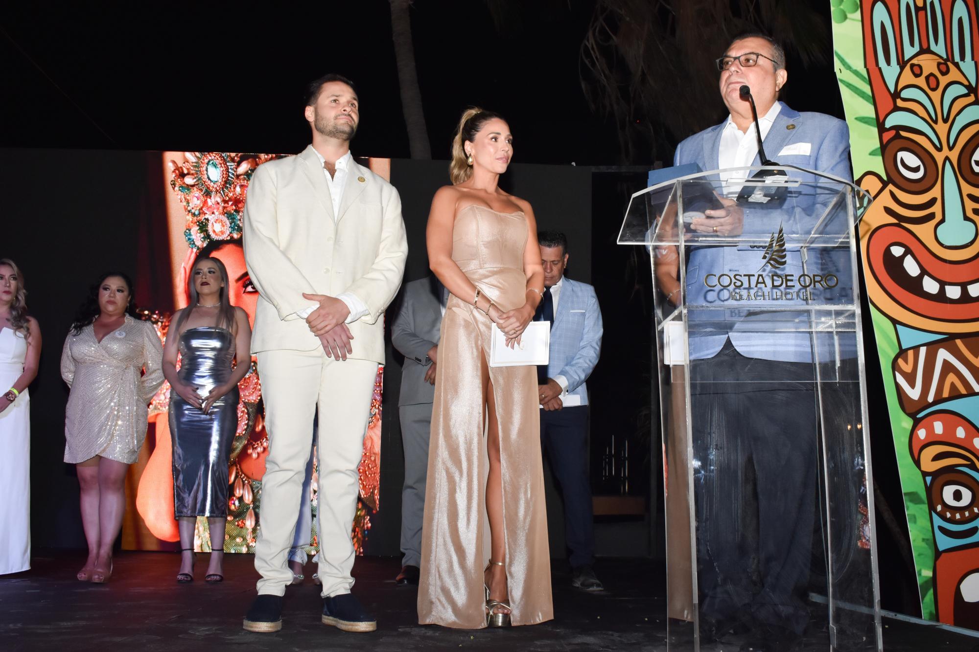 $!Raúl Sánchez Ramírez, gerente general del Hotel Costa de Oro, expresó un mensaje a los nietos del fundador del hotel.