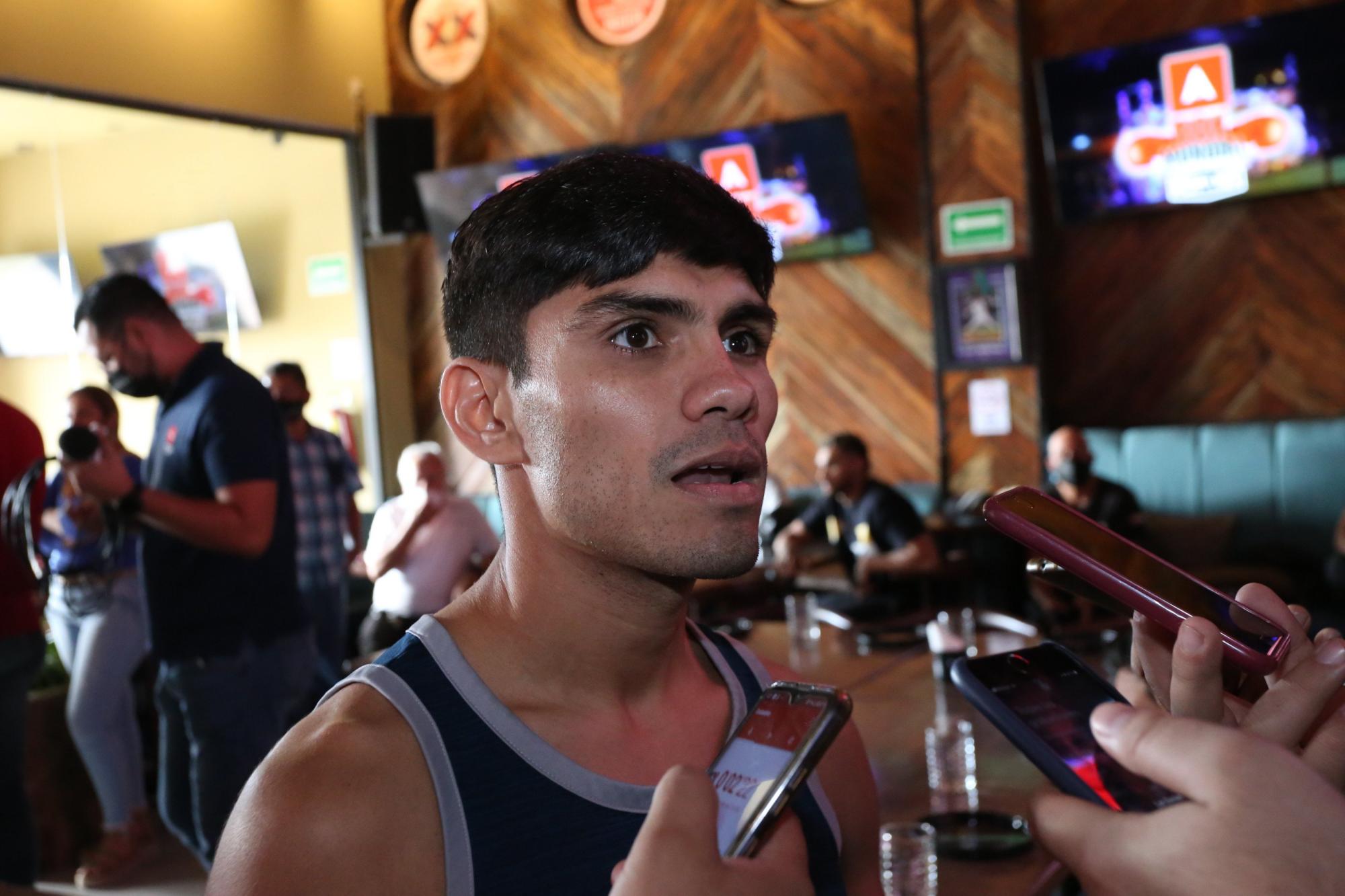 $!Tengo la capacidad de enfrentar a ‘Gallo’ Estrada: Pedro Guevara