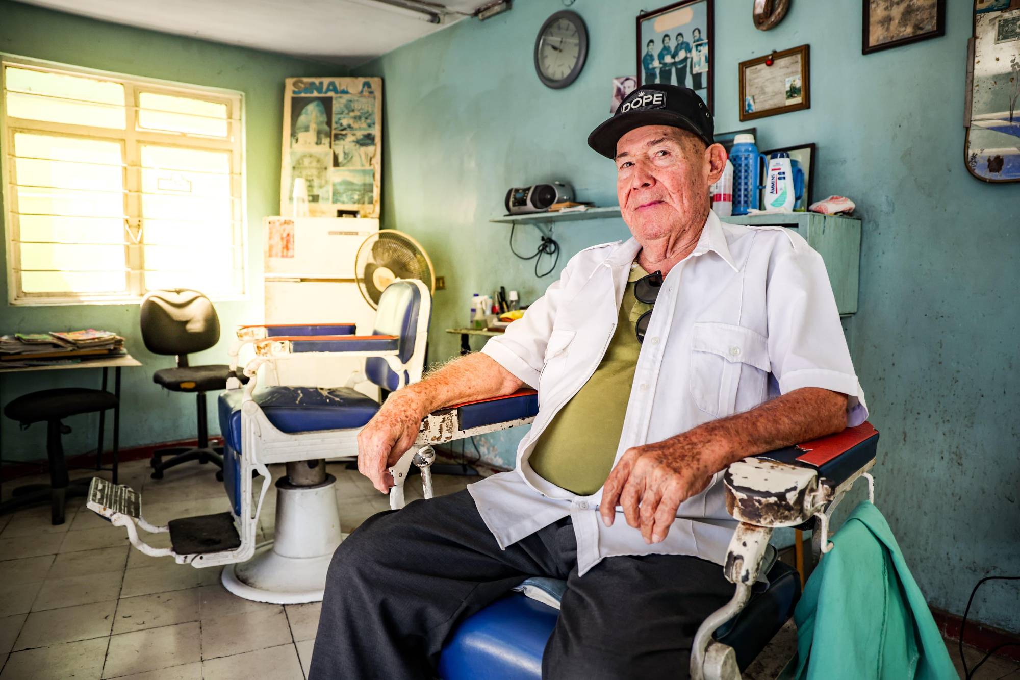 $!Don Jesús Escobar: el último peluquero tradicional de la antigua Central Camionera de Culiacán
