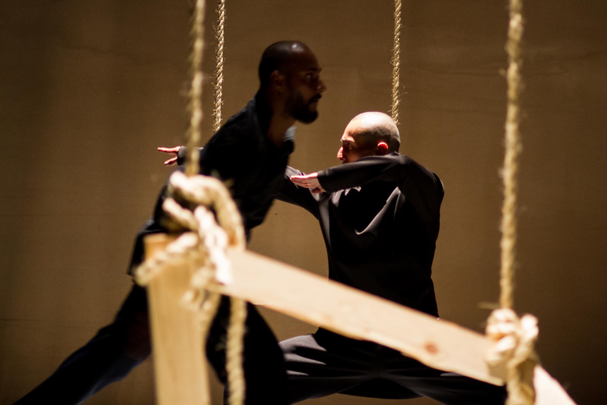 $!May us bless the I, de Francisco Córdova y Rakesh Sukesh