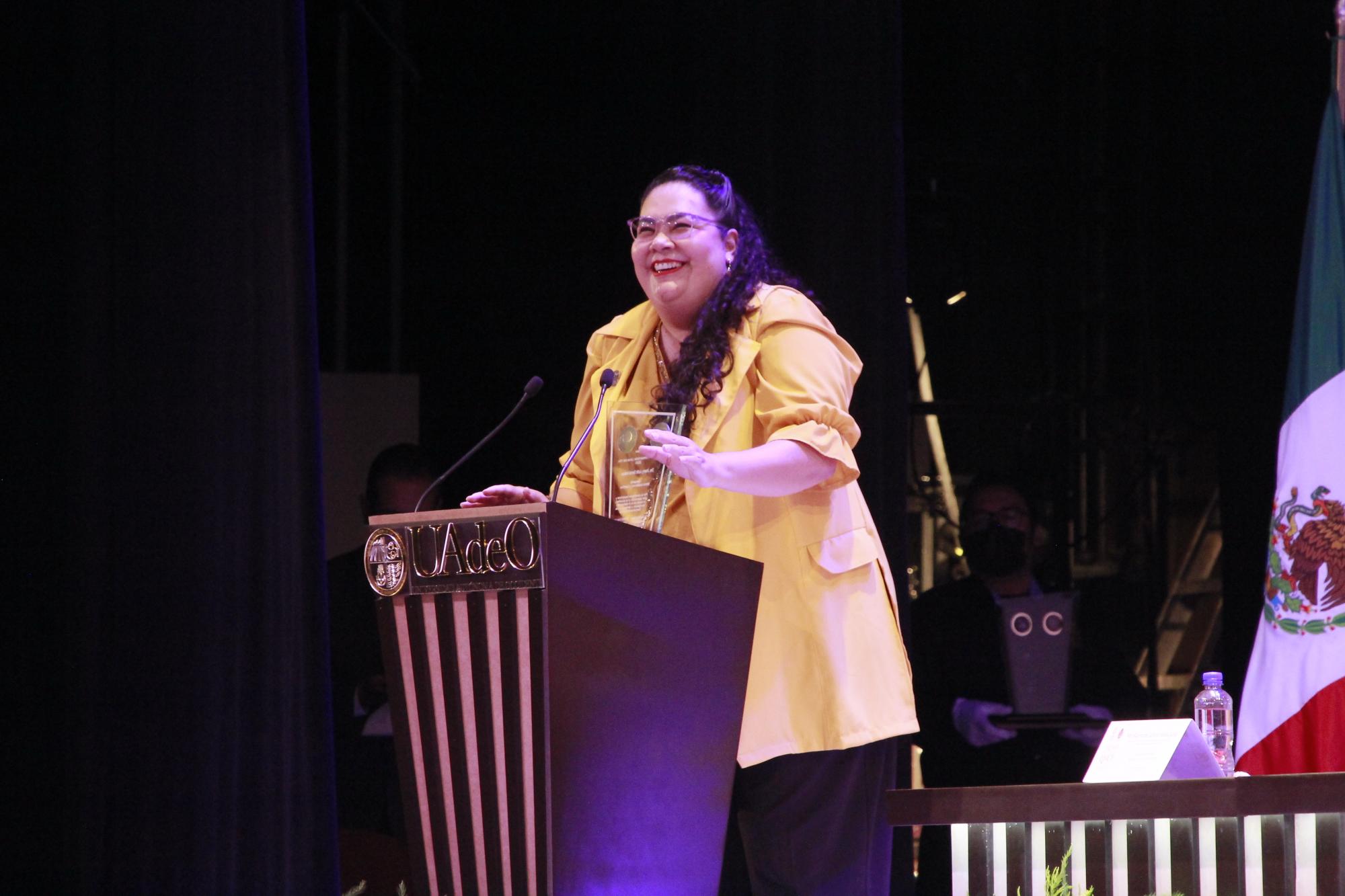 $!Reconoce UAdeO trayectoria de 14 egresados con el Premio Lince al Profesionista del Año