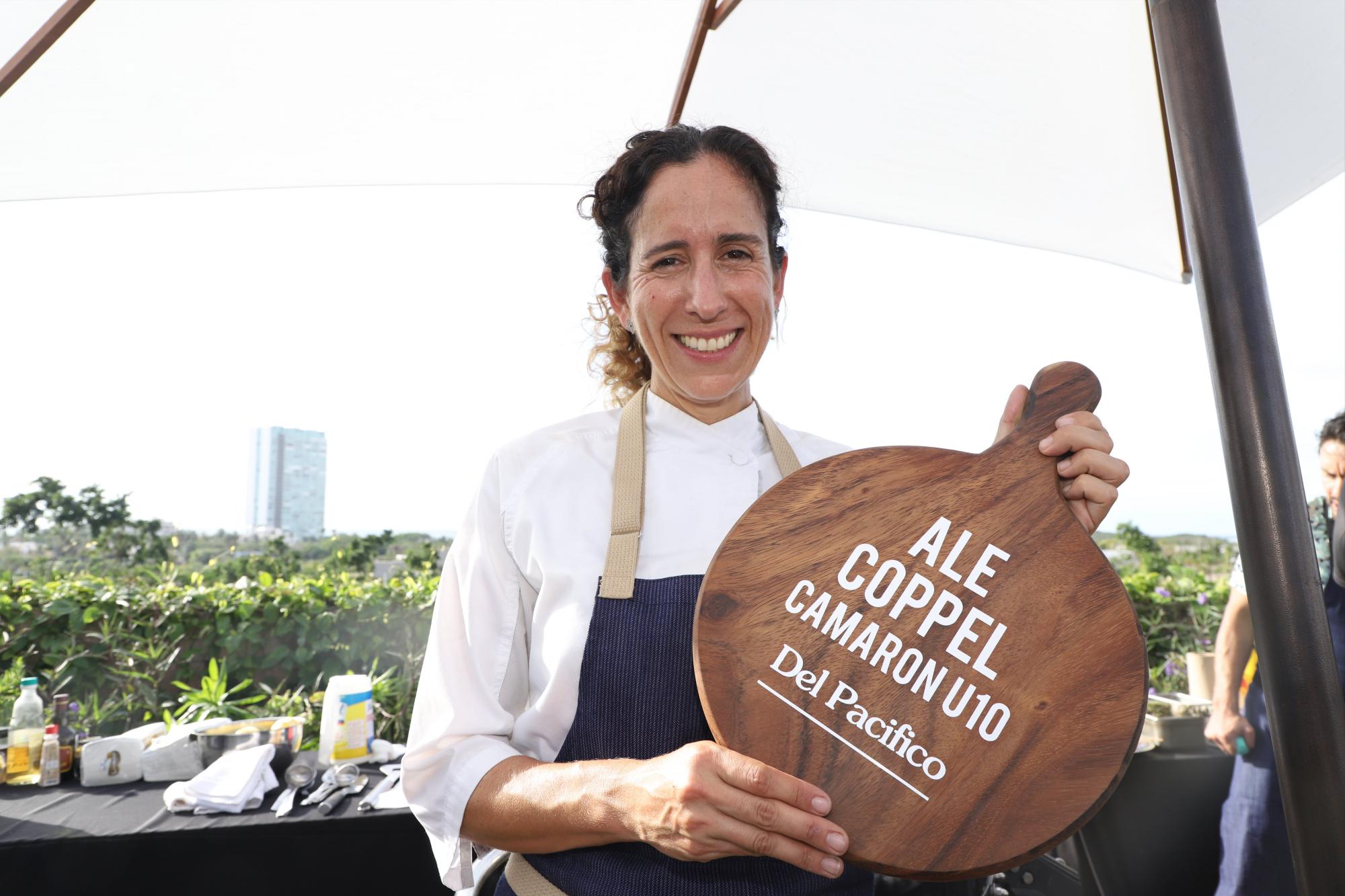 $!Alejandra Coppel, presidenta de la Asociación Origami Vida Interna AC, fue la anfitriona esa tarde.