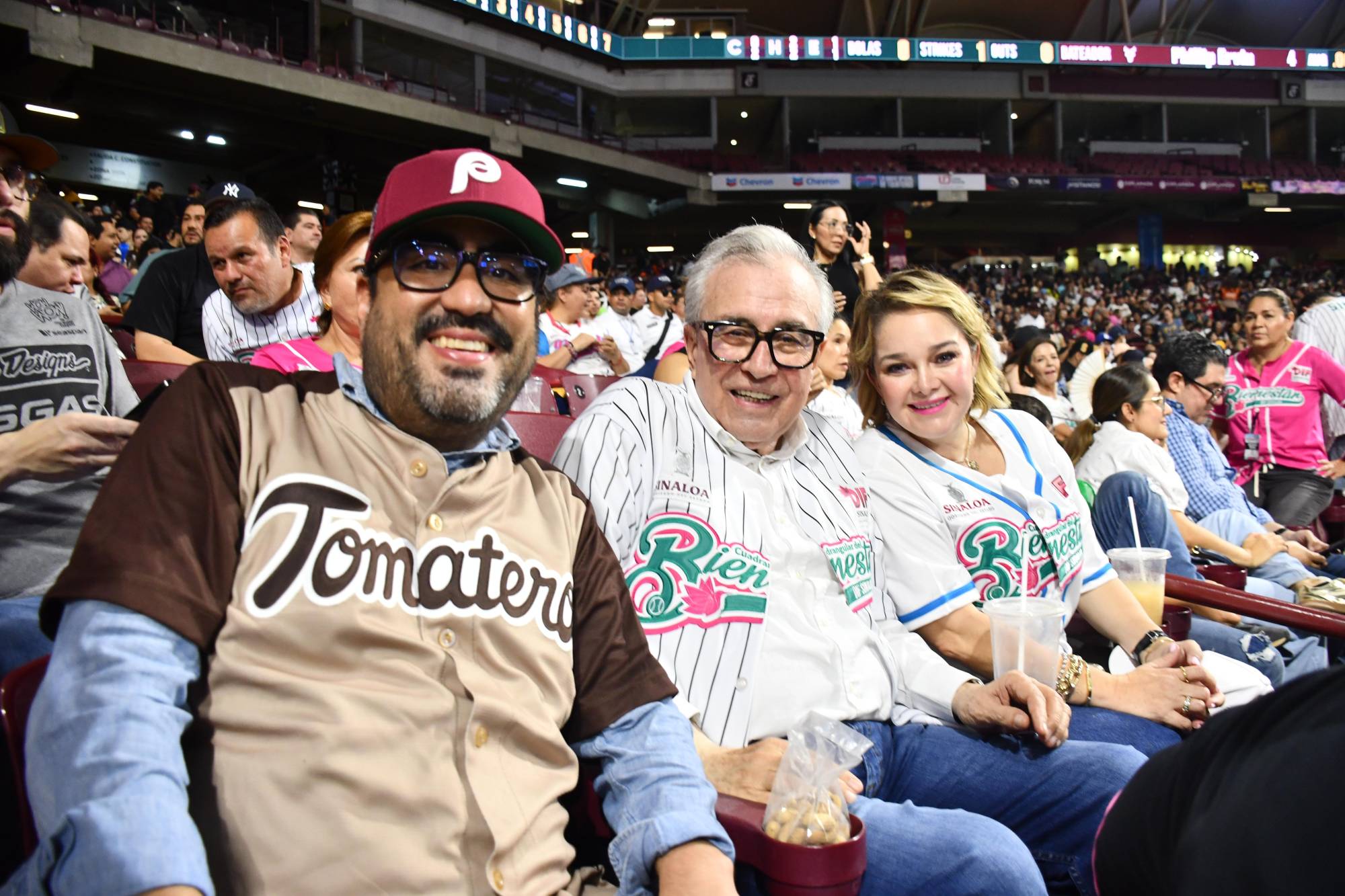 $!El alcalde Juan de Dios Gámez, el gobernador Rubén Rocha Moya y la presidenta de DIF Sinaloa Eneyda Rocha Ruiz.