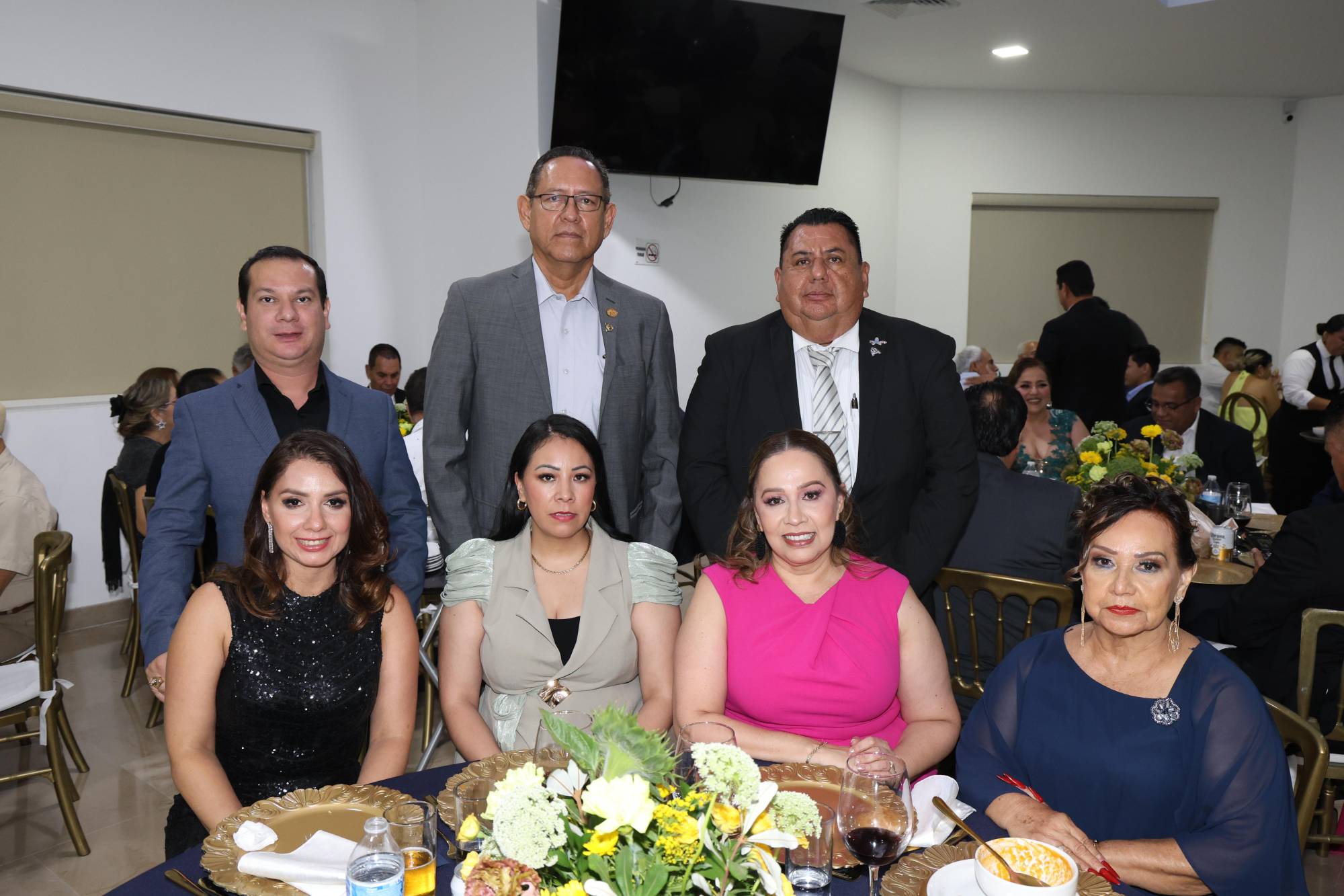 $!Eduardo del Toro, Jesús Ibáñez, Juan Andrés Barrón, Elizabeth Quintero, Ivette Villareal, Nohemí Peña y Guadalupe Martínez.