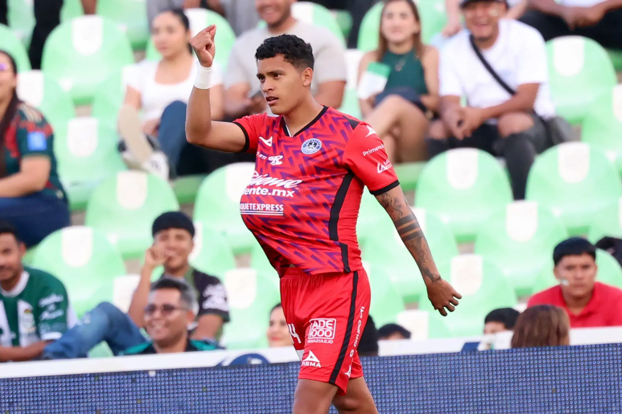 $!Mazatlán logra su primer triunfo y hunde a Santos en el fondo