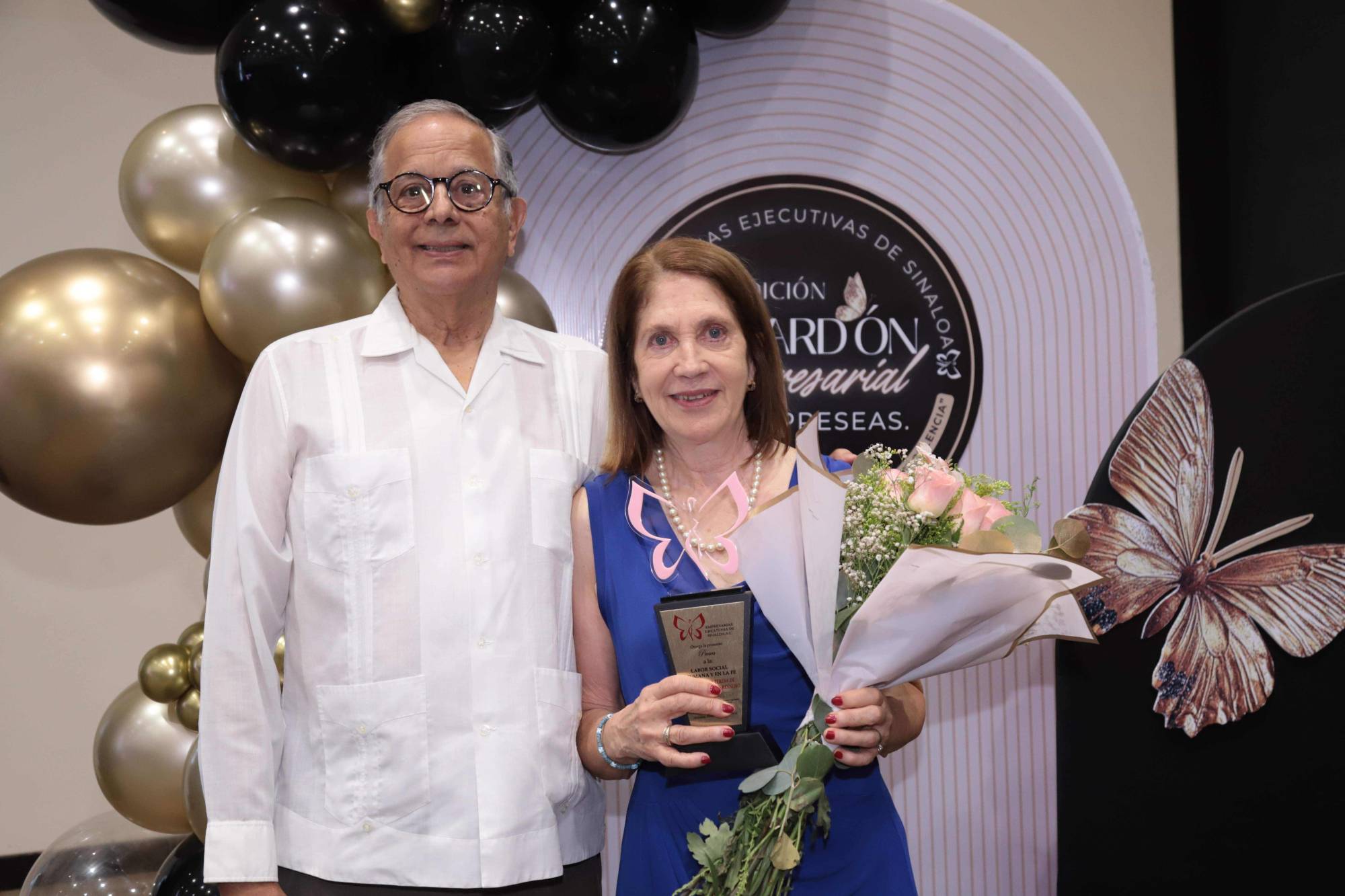 $!Alfonso Gil Díaz junto a su esposa Tere Gallo de Gil, quien obtuvo la Presea al Mérito por su labor social, humana y fe.