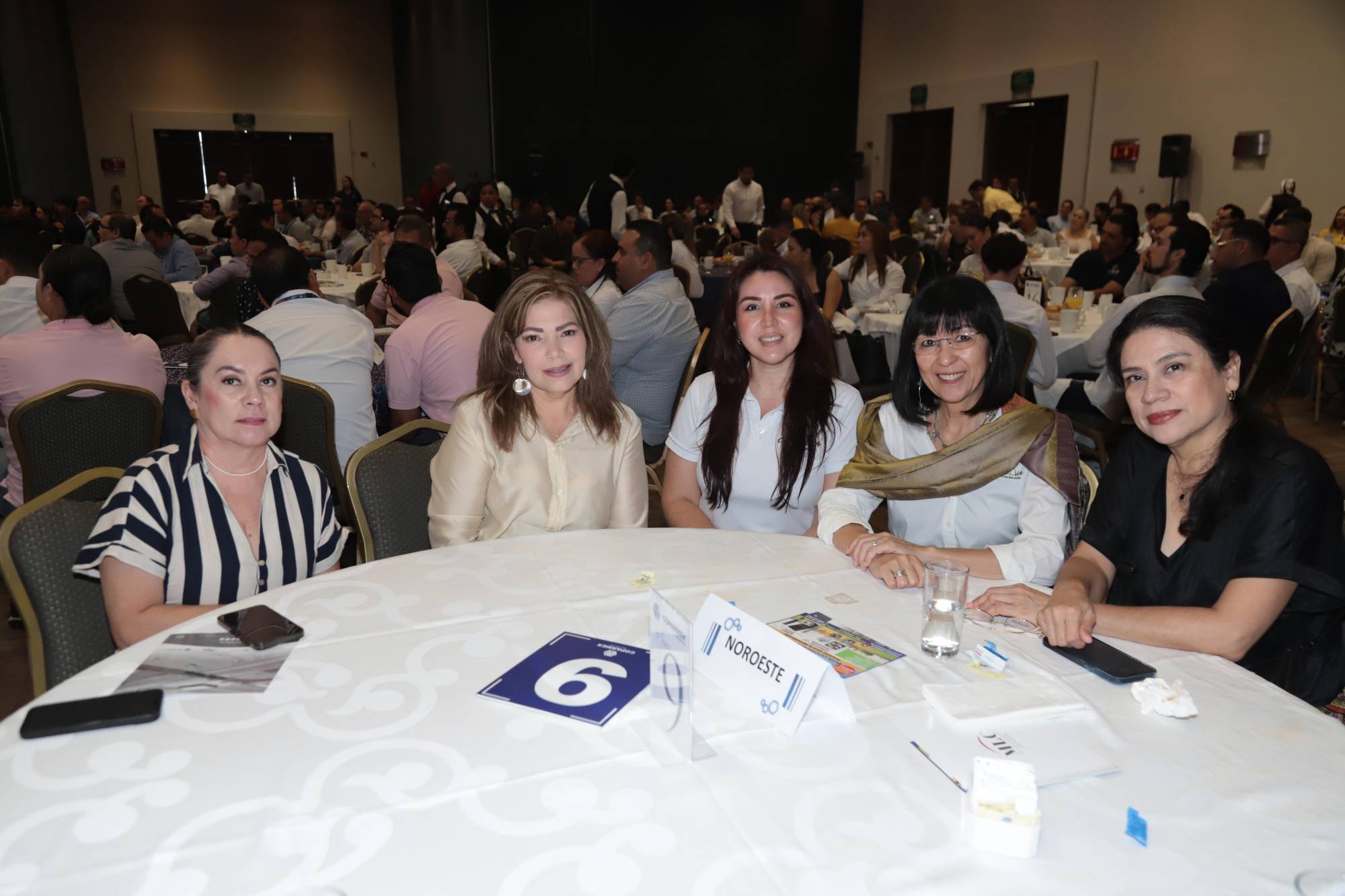$!Elva Aguirre, Elizabeth Peraza, Olivia Guzón, Sandra Guido y Guillermina García.