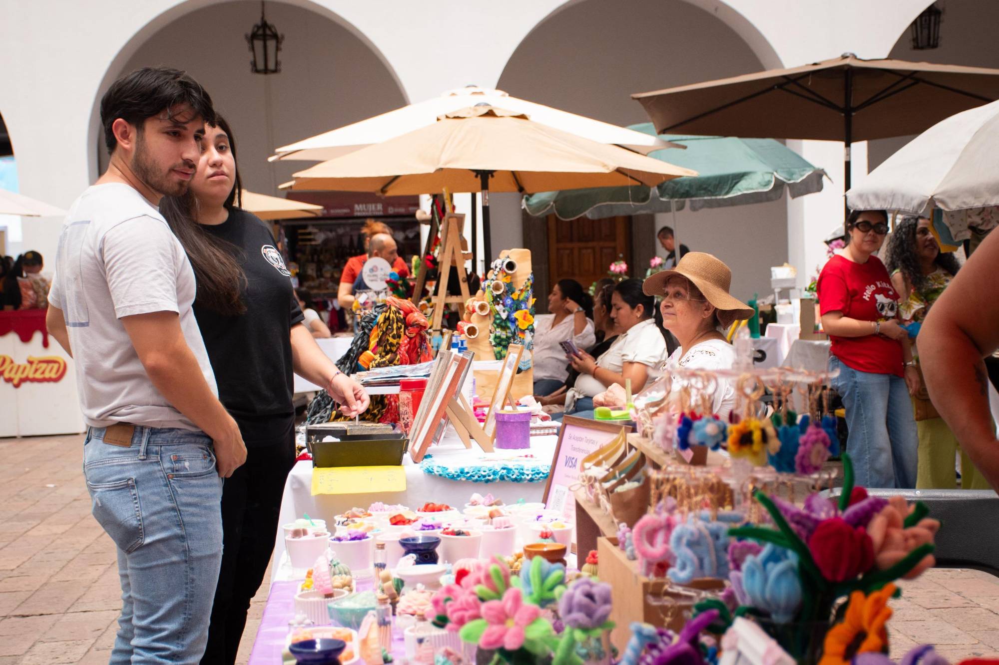 $!Reúne Bazar del Ayuntamiento a cerca de 100 emprendedoras en Culiacán