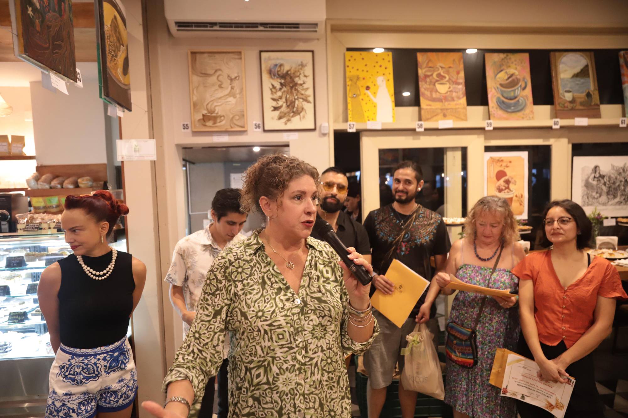 $!Marianne Biasotti agradeció a los artistas su participación.