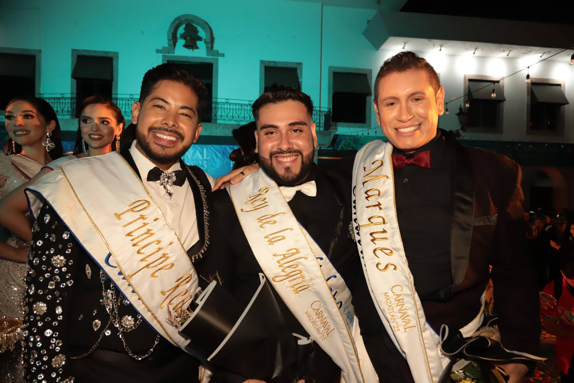 $!Sergio Tirado, Brayan Gamboa y Roberto Castro, Príncipe Real, Rey de la Alegría y Marqués Real, respectivamente, del Carnaval Internacional de Mazatlán 2025.