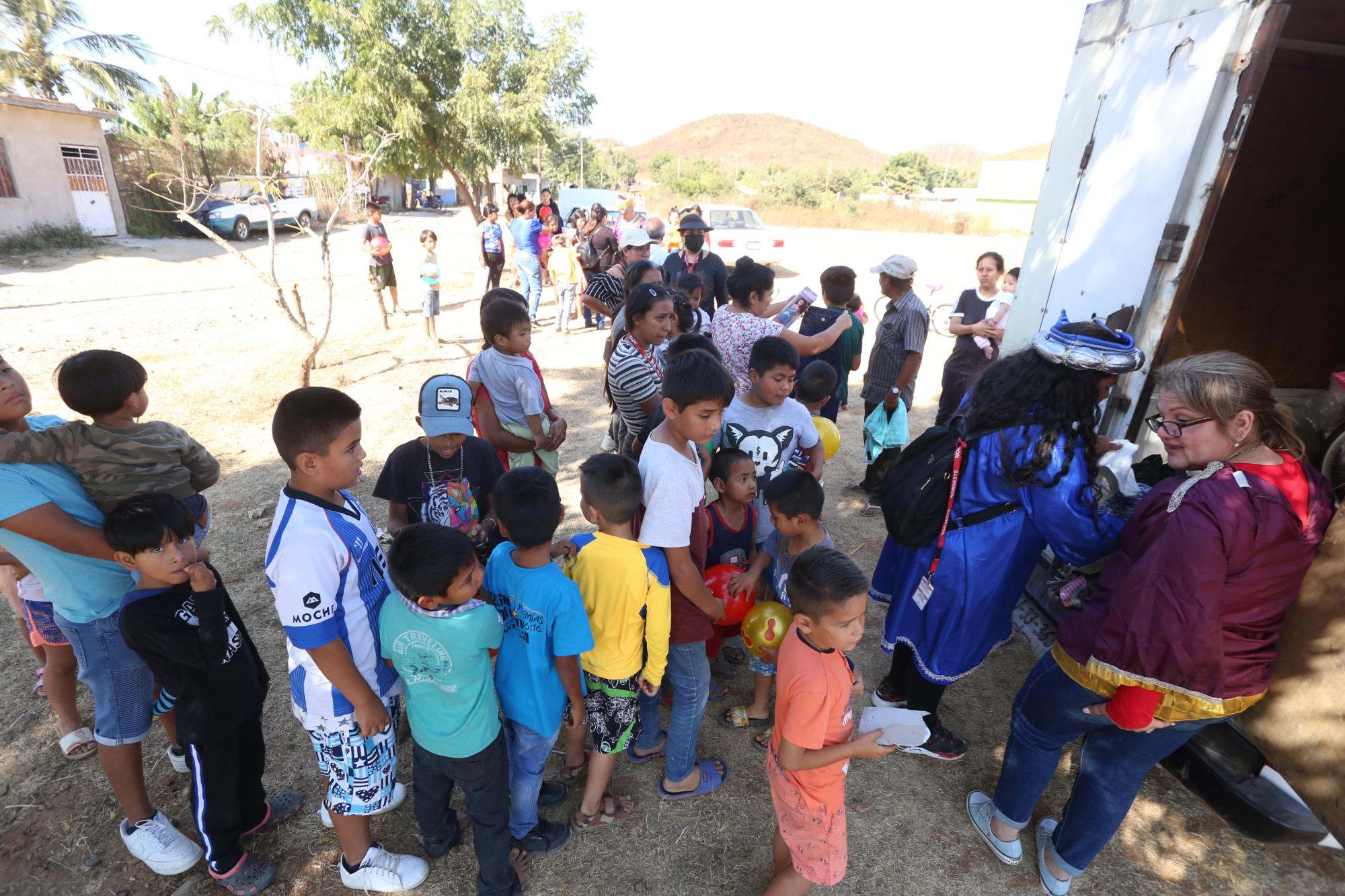 $!#SéUnReyMago | Melchor, Gaspar y Baltasar reparten más juguetes y sonrisas en Mazatlán