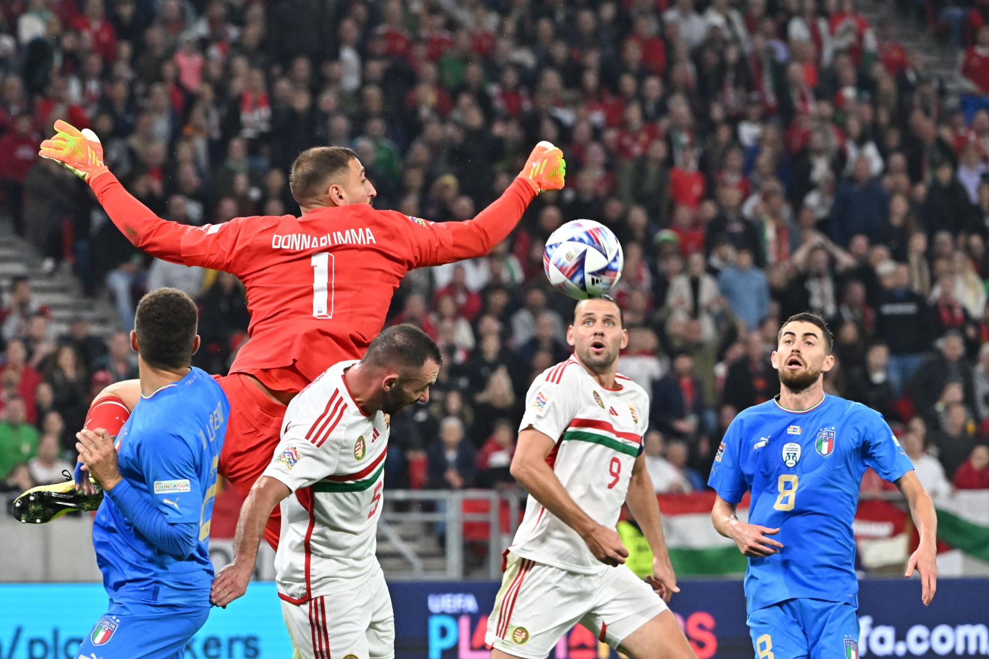 $!Italia acaba con el sueño de Hungría y accede a la fase final