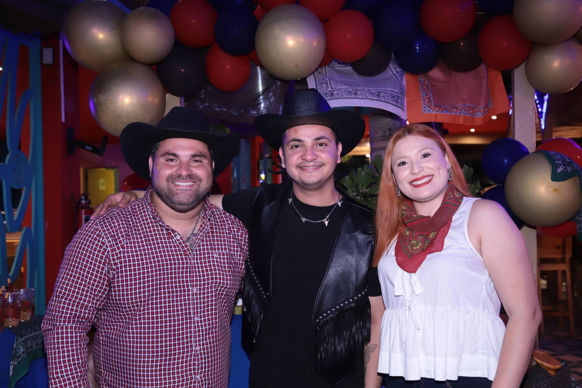 $!Cristian Durán, Fernando y Génesis Mollinedo.