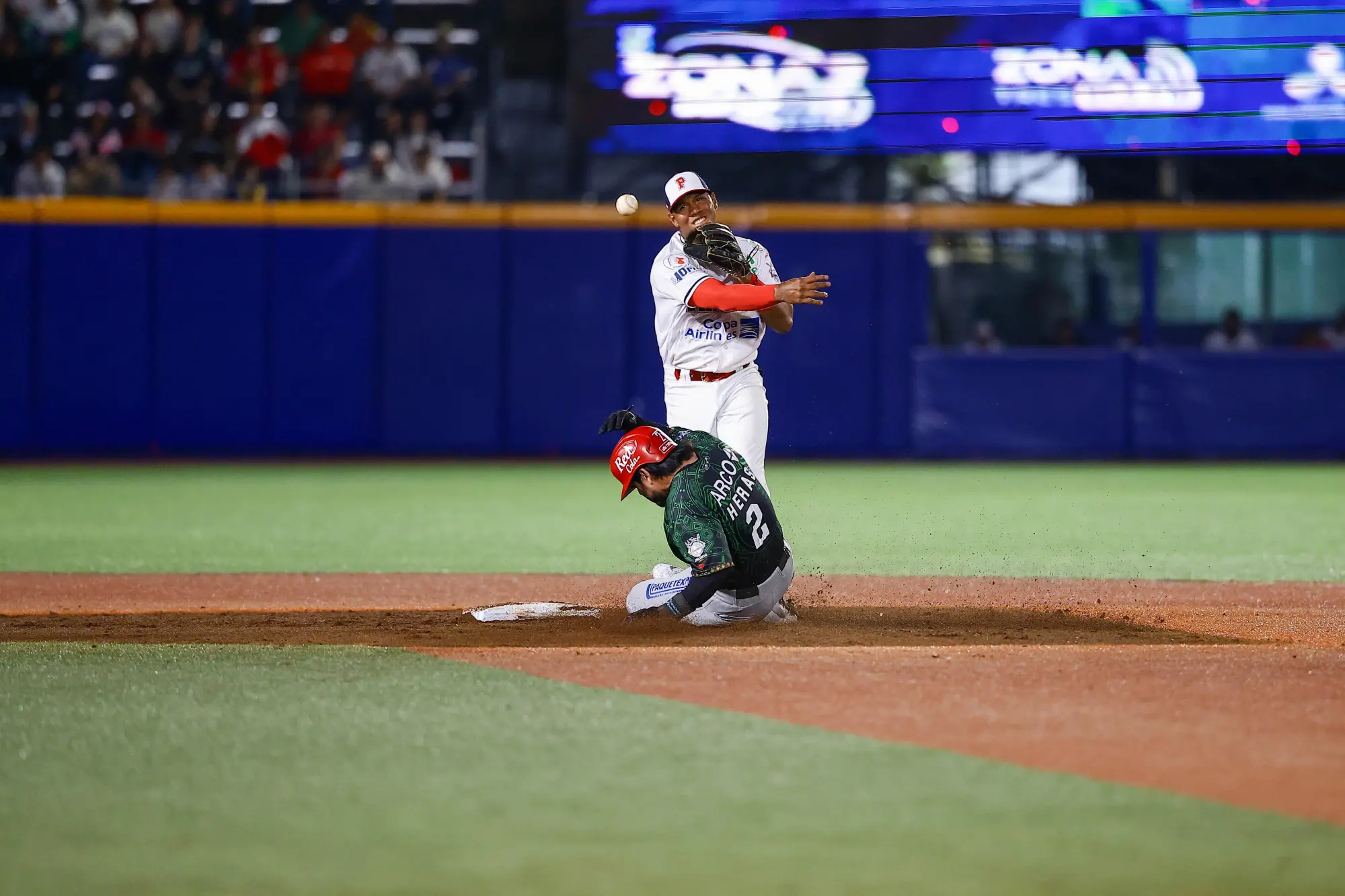 $!Charros de Jalisco desata feroz ofensiva y queda cerca de noquear, en triunfo ante Federales de Chiriquí