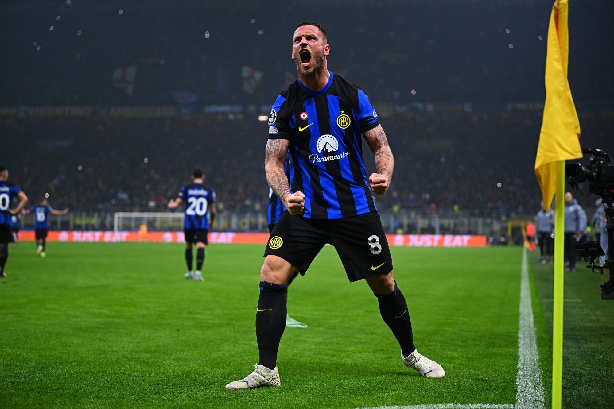 $!El Inter da un paso hacia los cuartos de Champions