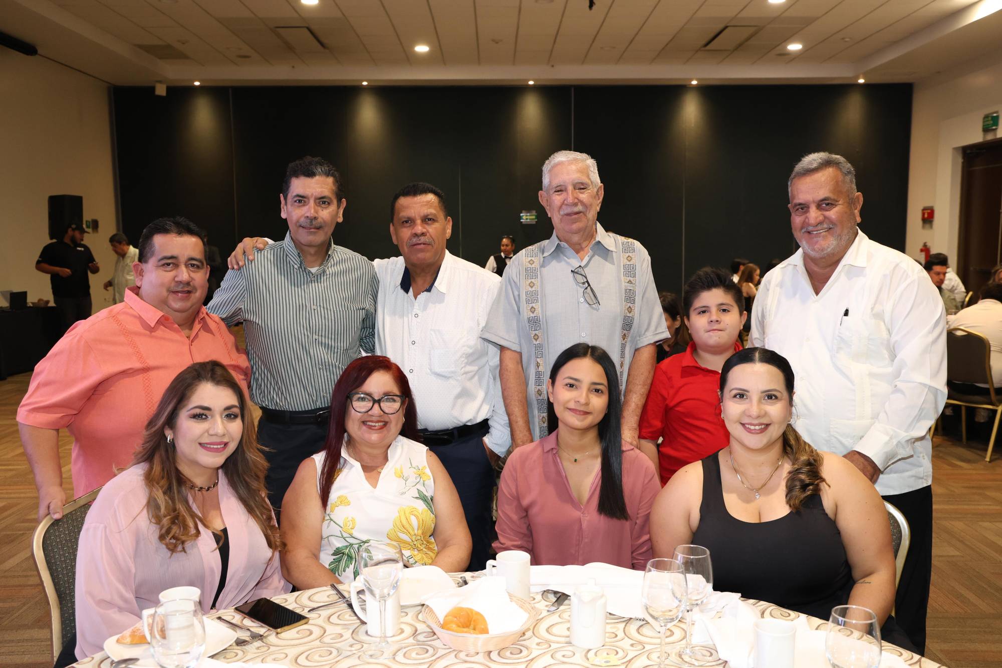 $!Los profesionistas compartieron un desayuno en un ambiente de compañerismo y cordialidad.