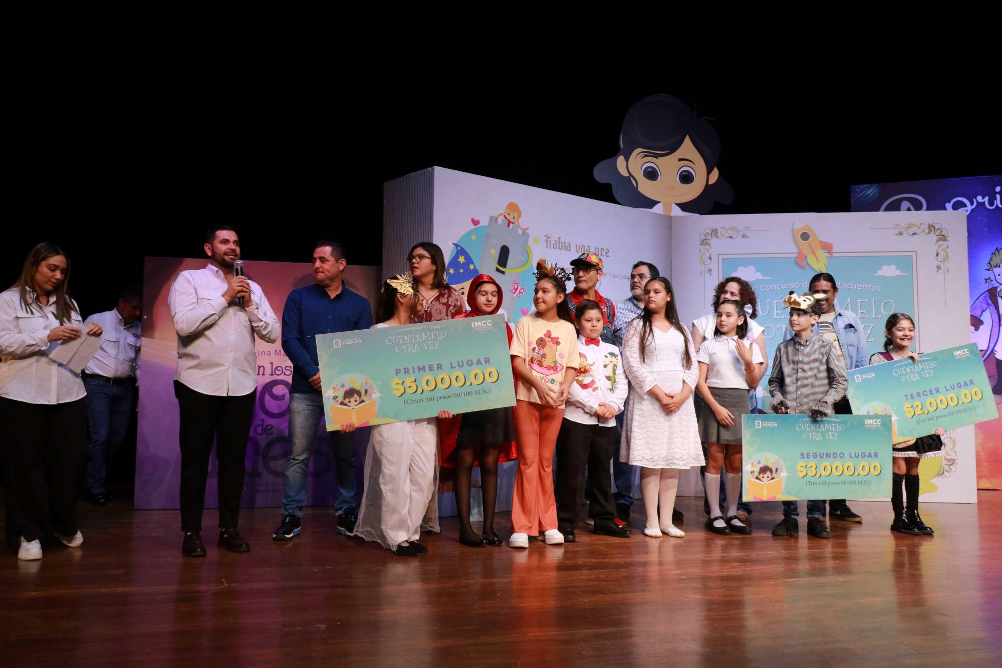 $!Entregan reconocimientos a los finalistas del concurso.