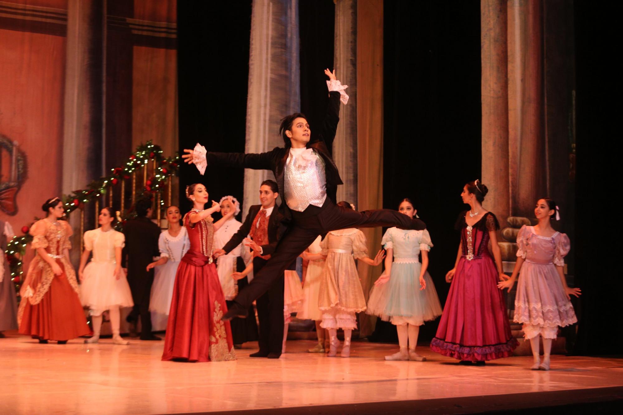 $!Juan Carlos Santiago fue el mago del cuento.