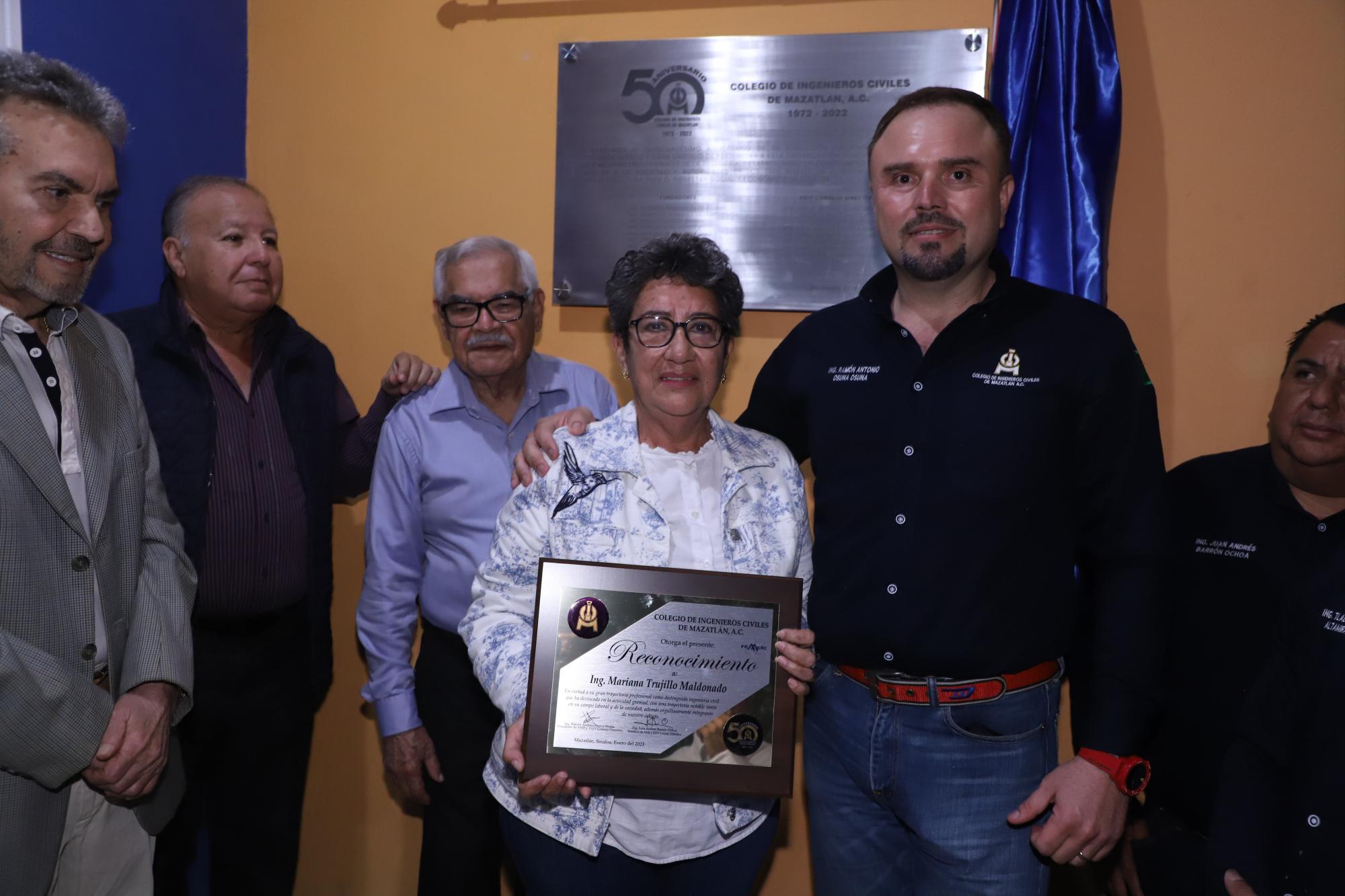 $!Develación de placa por el 50 aniversario del Colegio de Ingenieros Civiles de Mazatlán A. C.