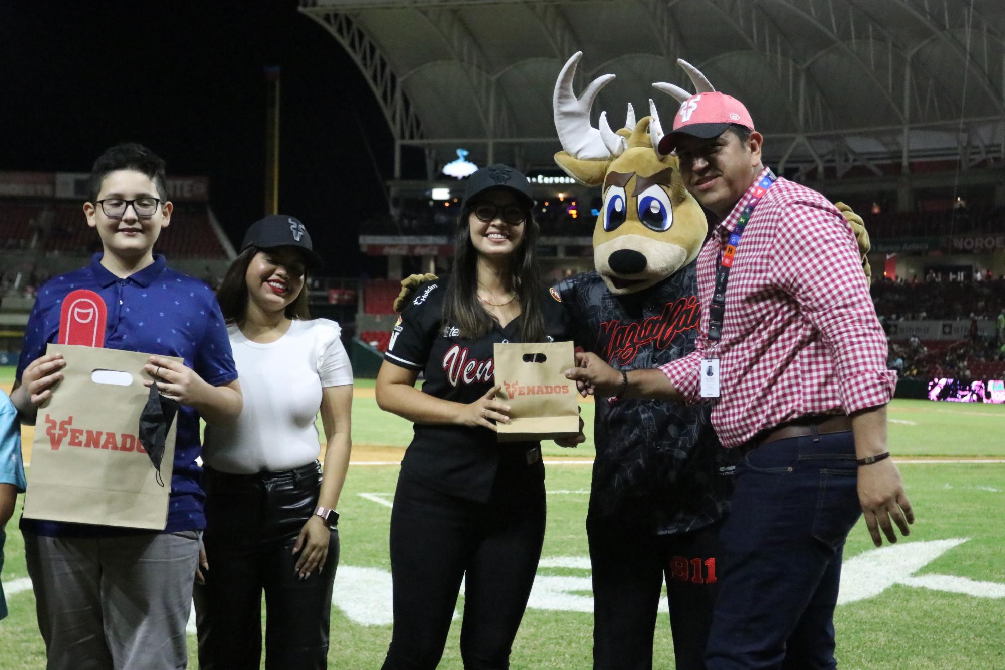 $!Premian a ganadores de Concurso de Pintura Antonio López Sáenz Arte+Deporte