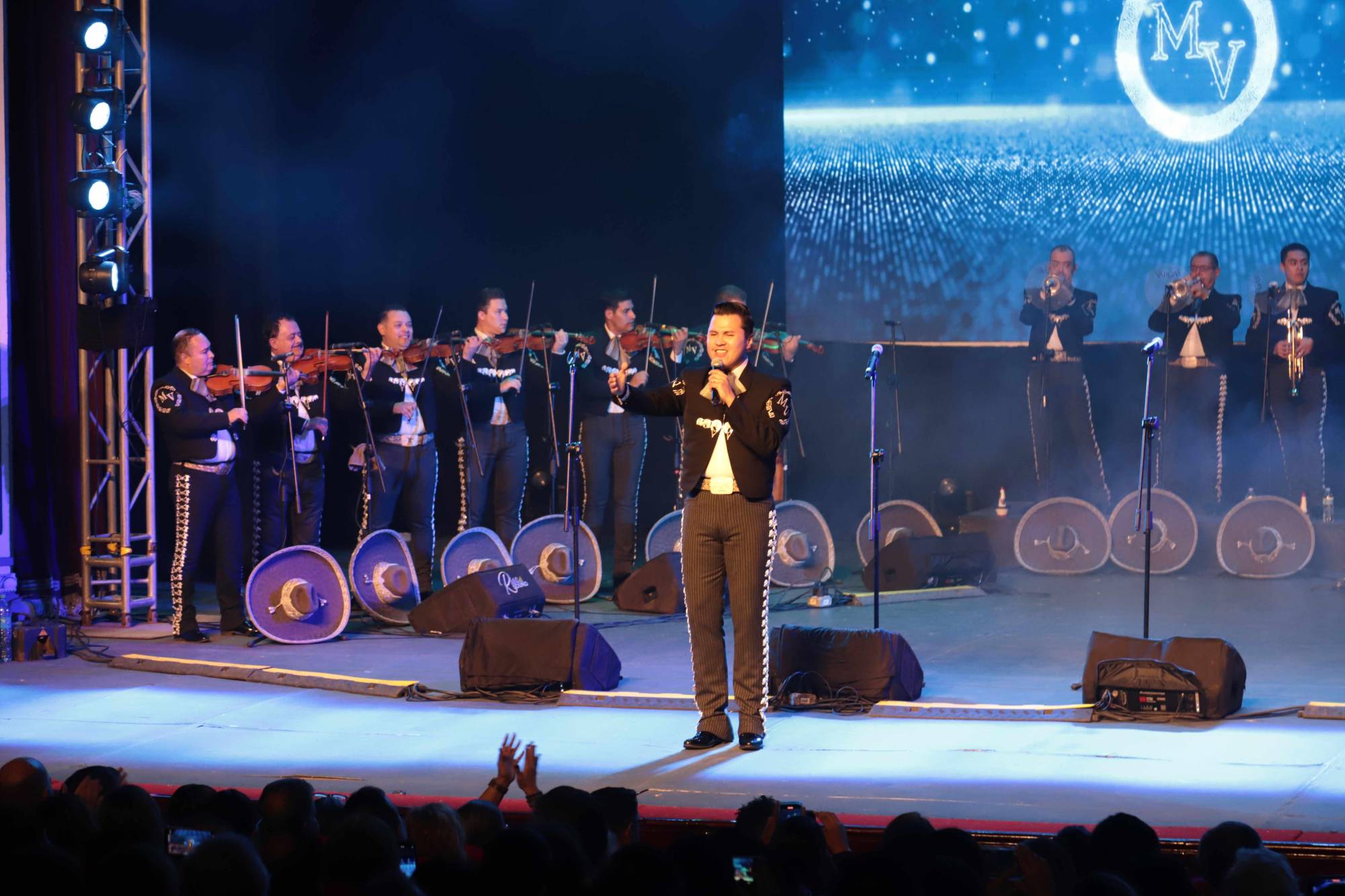 $!Una gran velada ofreció el Mariachi Vargas de Tecalitlán en el Ángela Peralta.