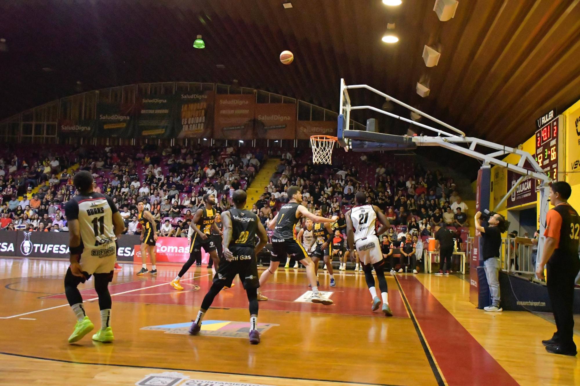 $!Caballeros impone su ley en casa y vence a Zonkeys