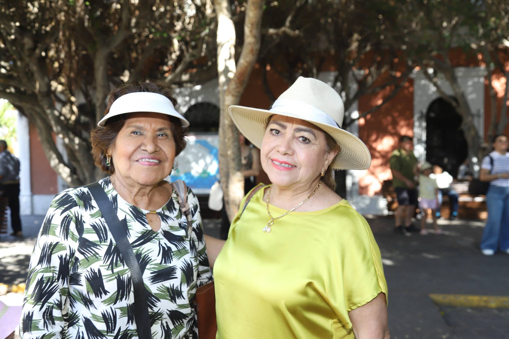 $!Elvia Ramos y Paola Castañeda.