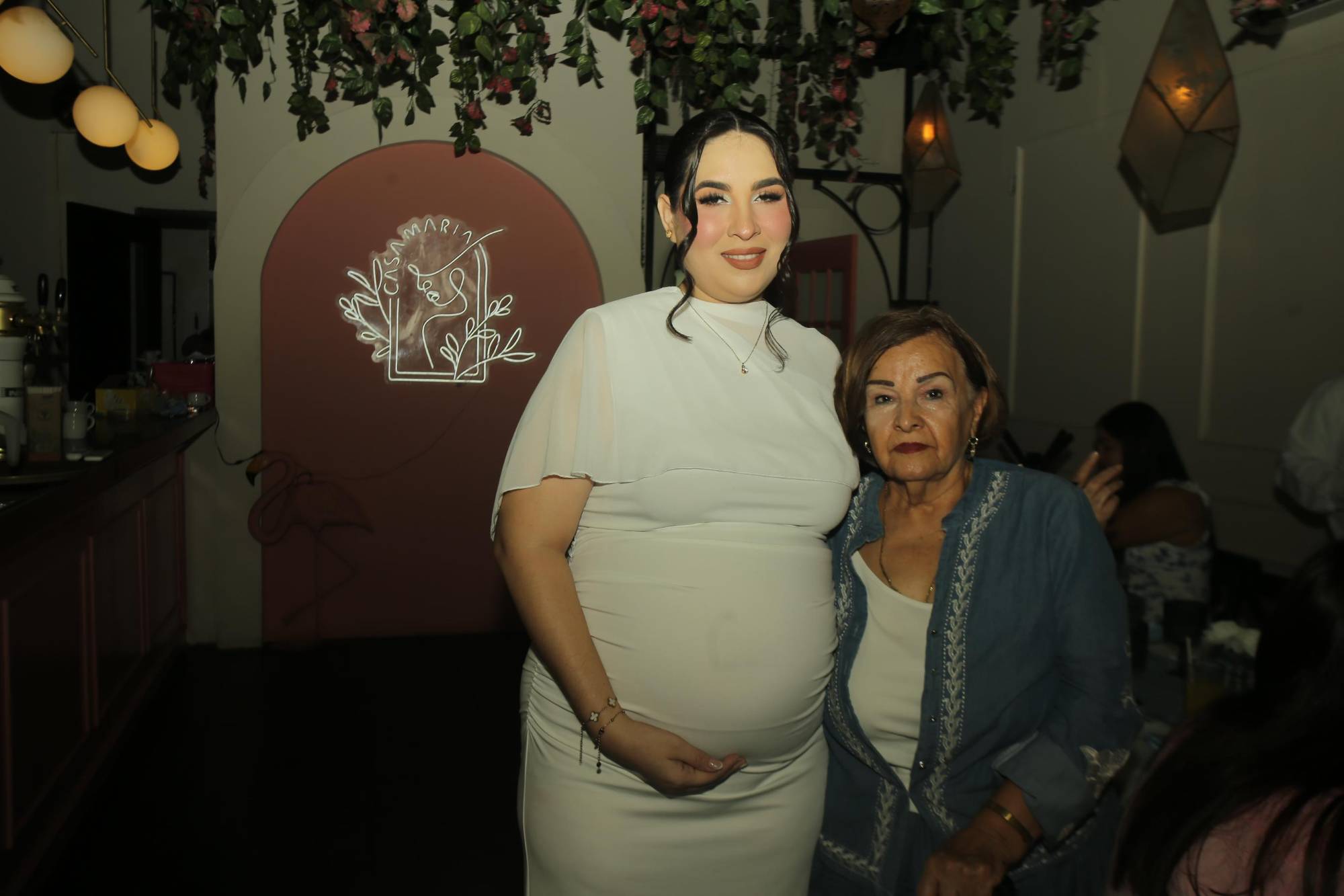 $!Selene junto a la bisabuela de Adriel Alessandro, María de Jesús Hernández Valdez.