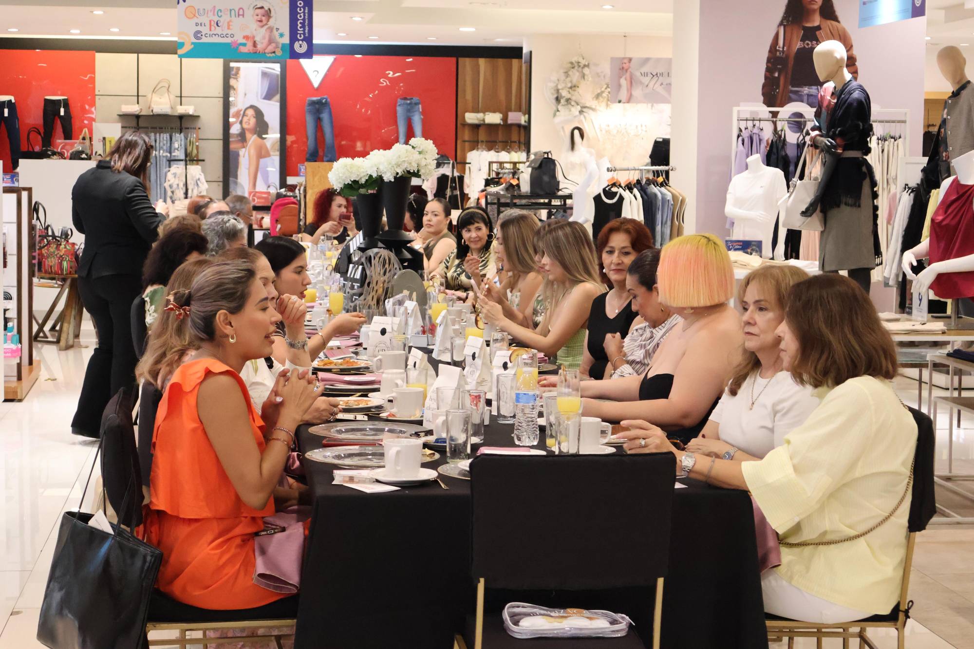 $!Cimaco consiente a sus clientes con exclusivo desayuno