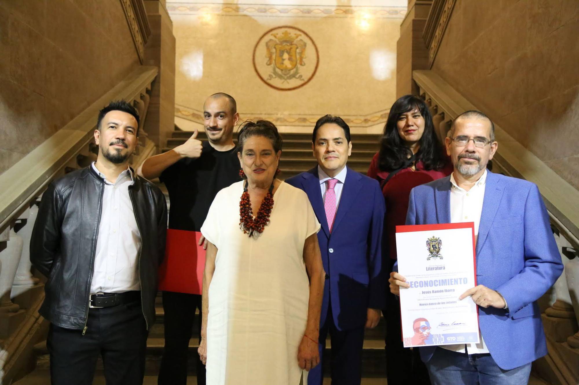 $!El poeta sinaloense cuando recibió el Premio Nacional de Poesía Efraín Huerta.