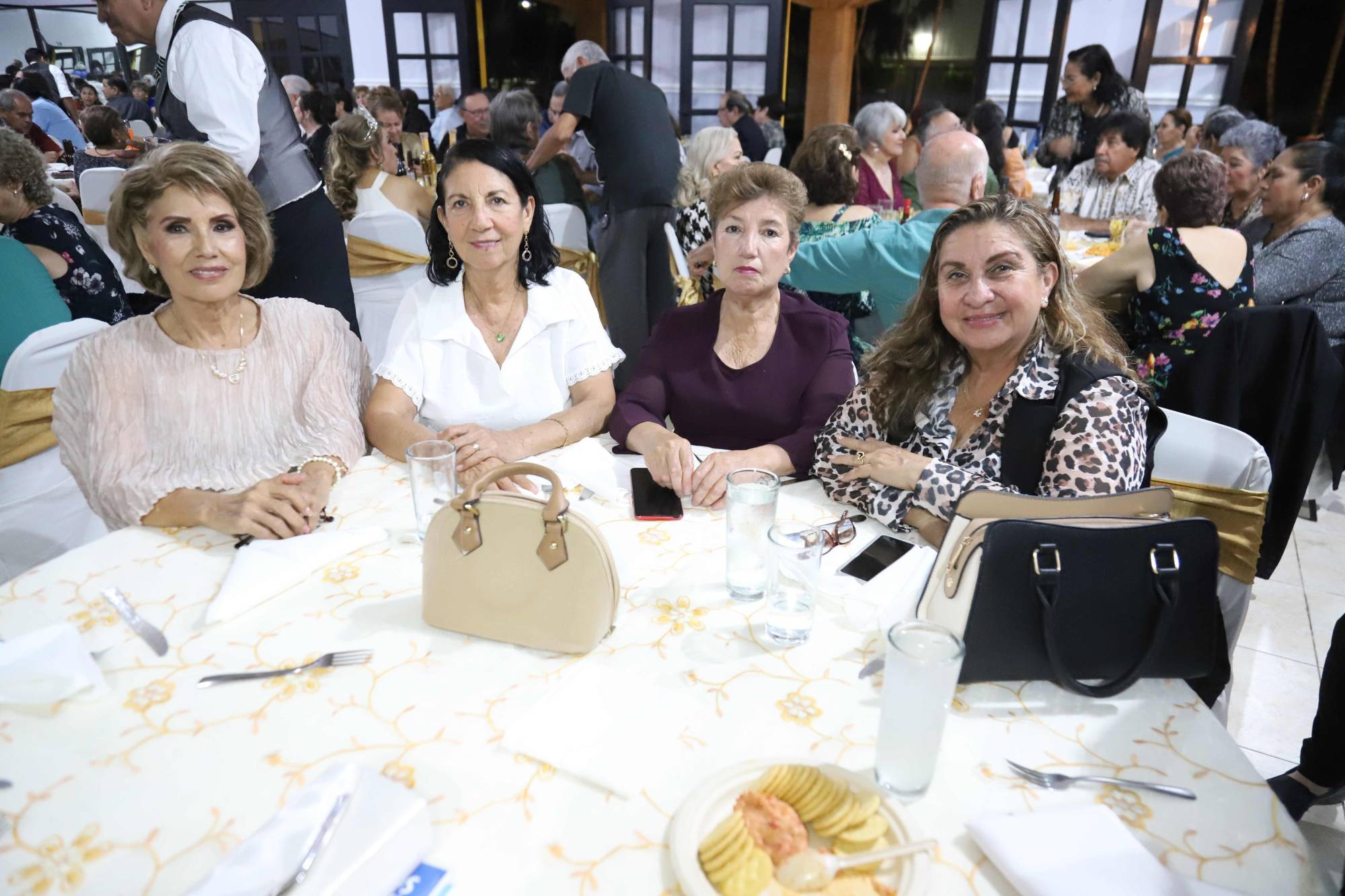 $!Marina Collazo, Raquel Zataráin, Lilia Zataráin y Esperanza Cazares.