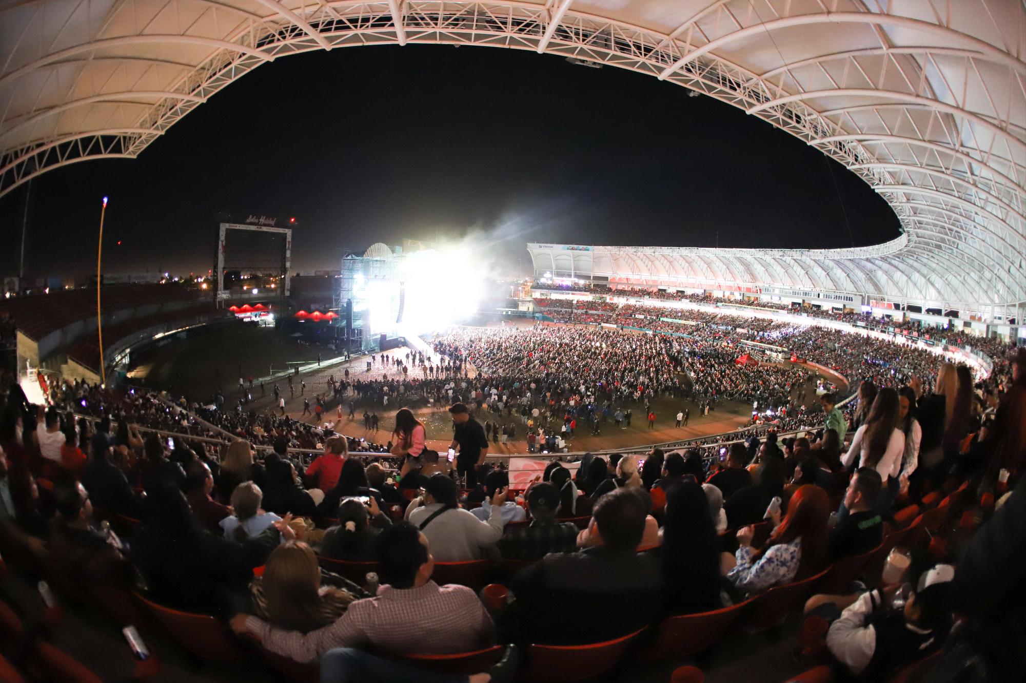 $!Casi 20 mil personas se reunieron en el Estadio Teodoro Mariscal para ver a la MS.