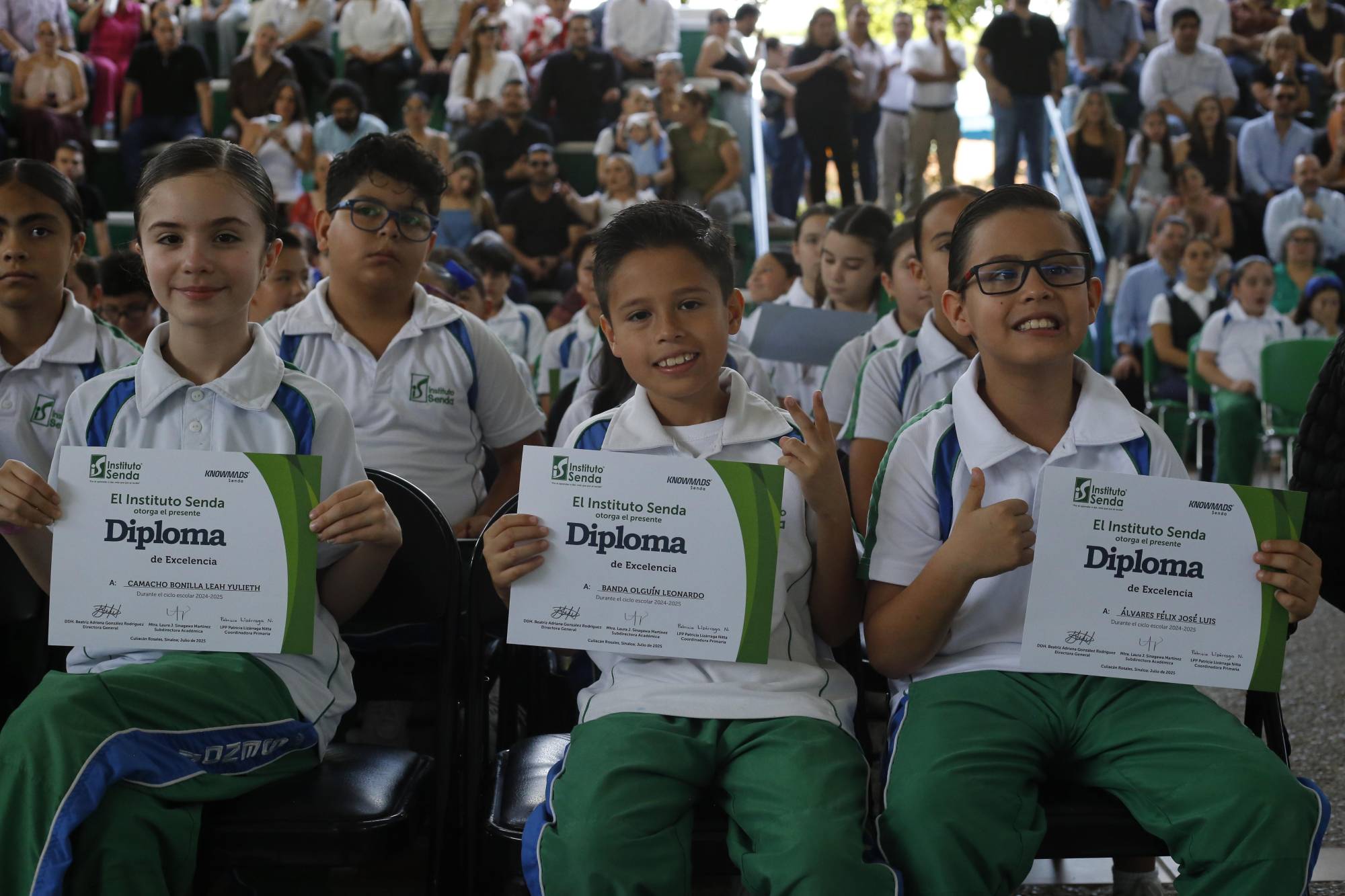 $!Leah Camacho, Leonardo Banda y José Luis Álvarez, alumnos de excelencia.