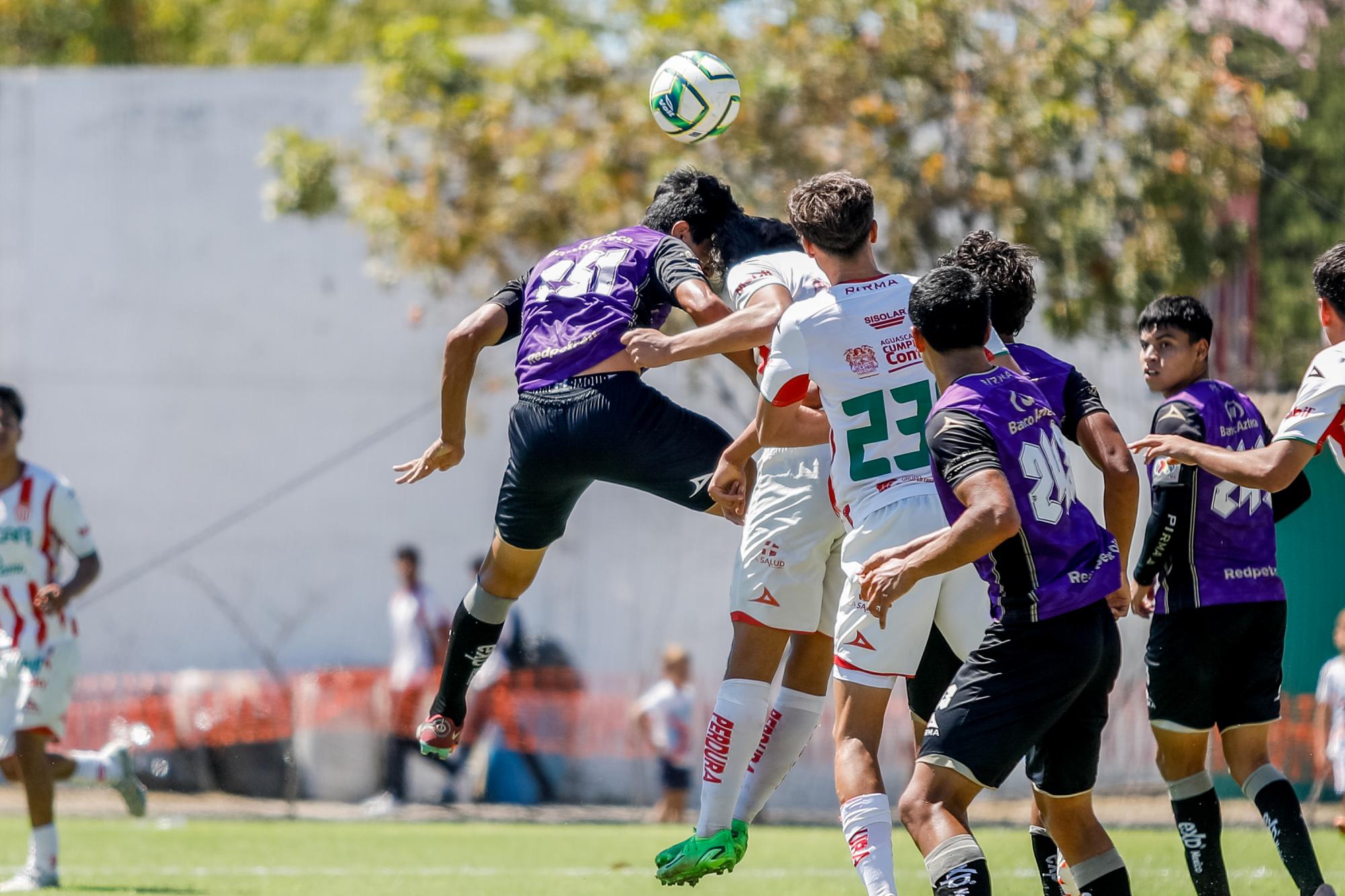 $!Juveniles de Mazatlán FC rescatan apenas un punto ante Necaxa