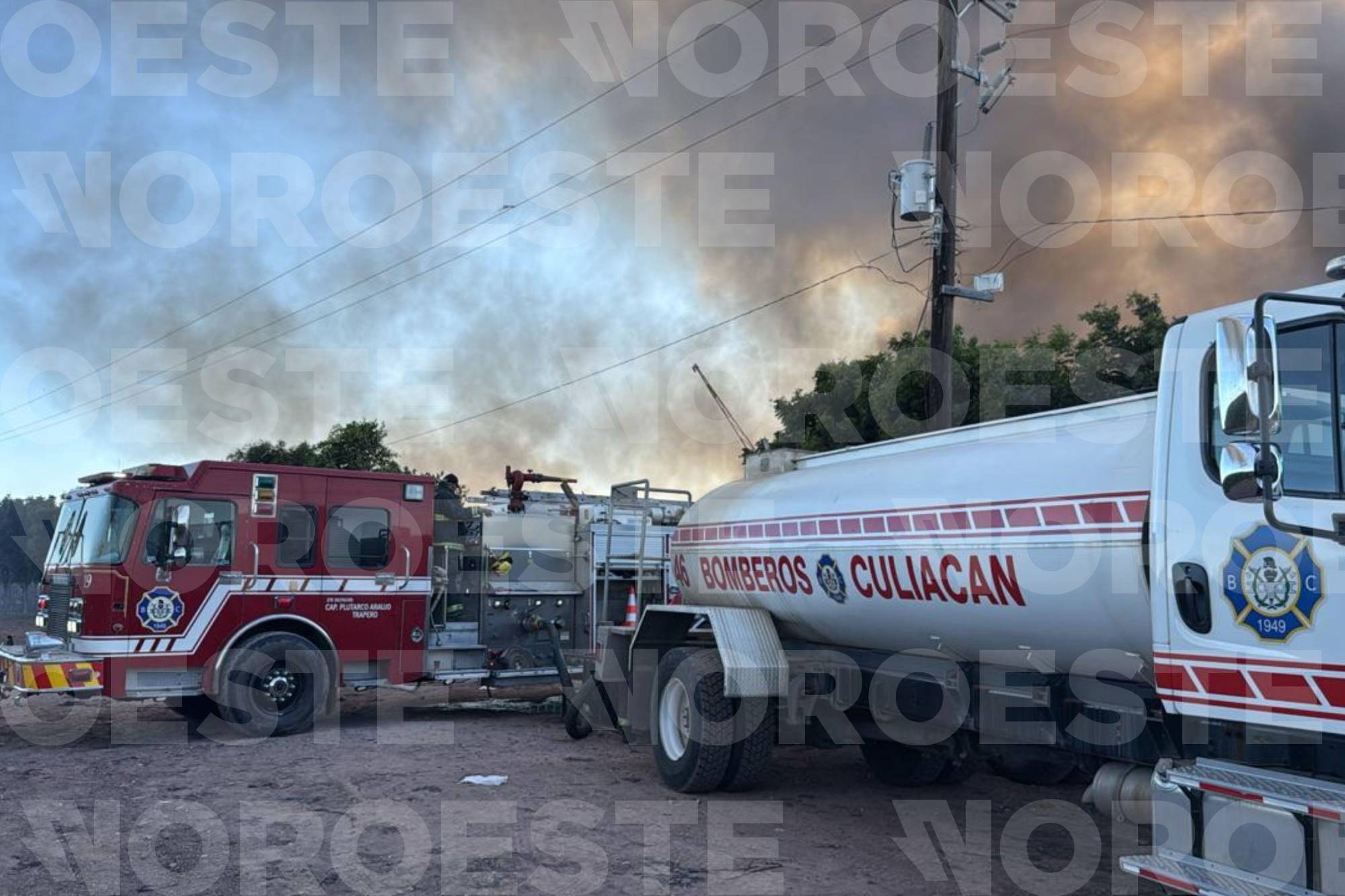 $!Fuerte incendio consume terreno agrícola en el poblado El Conejo, al sur de Culiacán