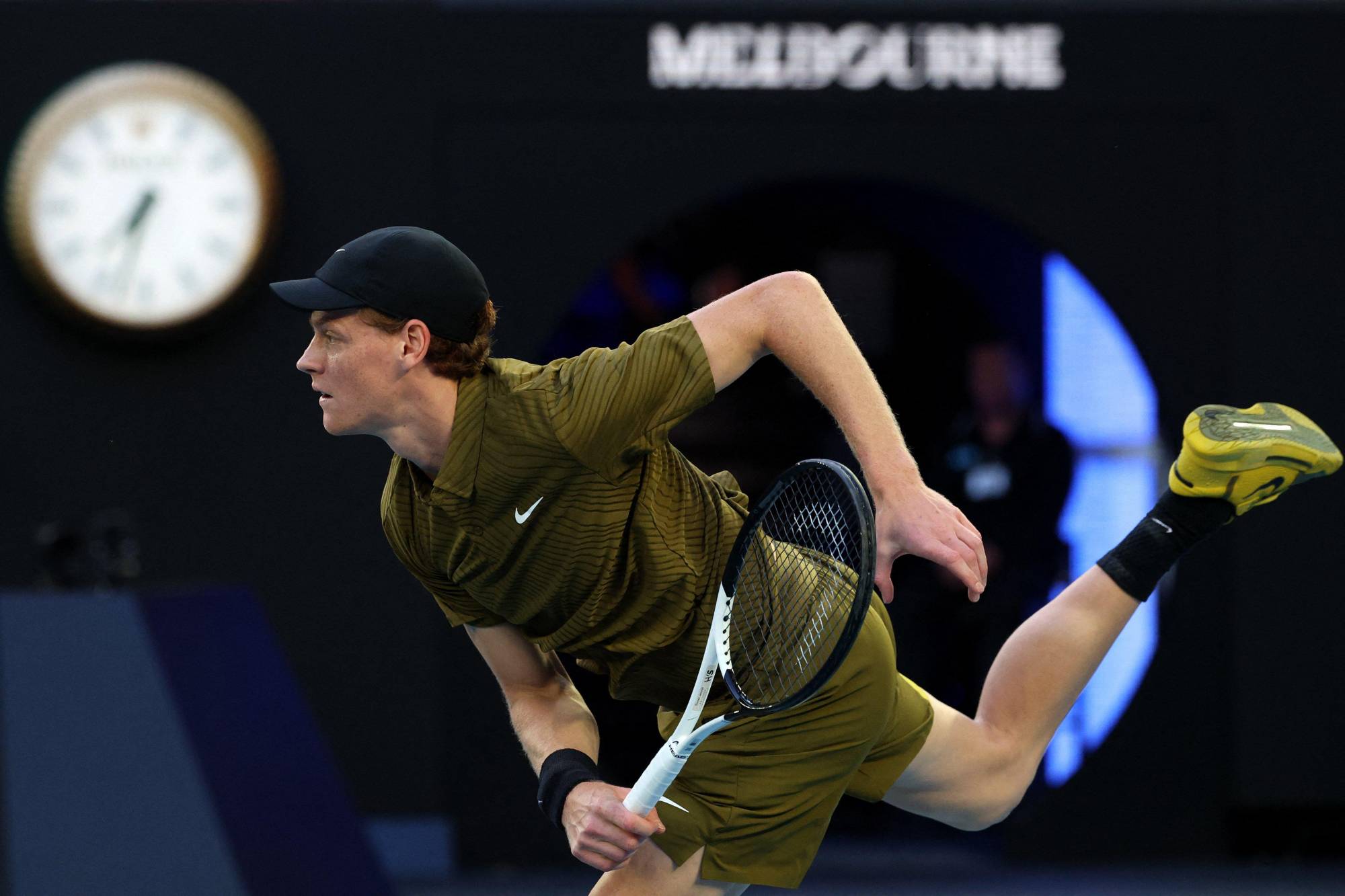 $!Sinner no recibe un rasguño camino de 3R en Melbourne