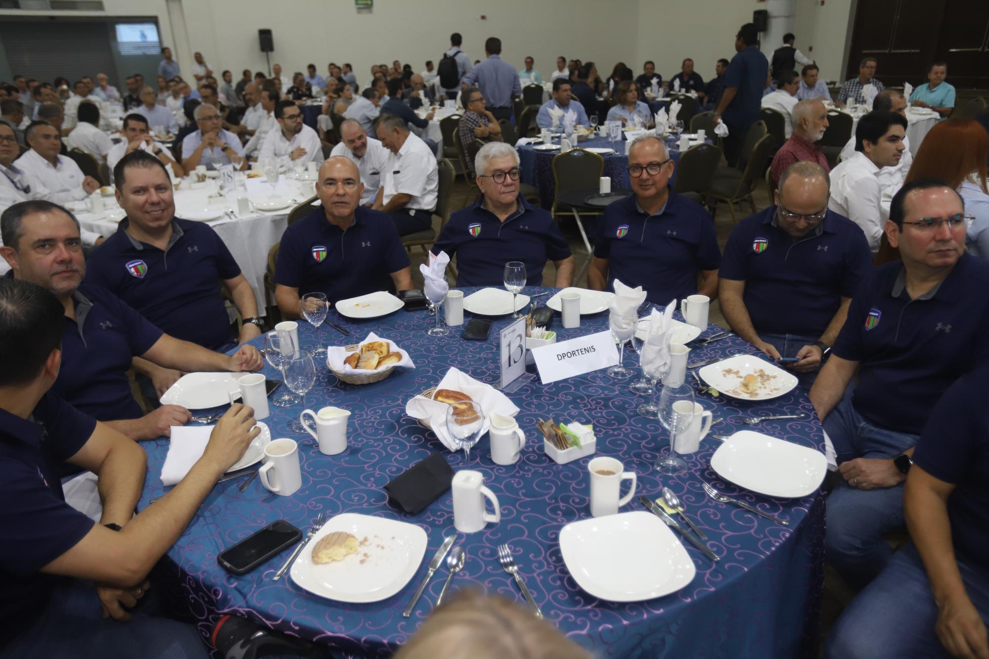 $!Ofrecen desayuno networking con Jesús Vizcarra Calderón