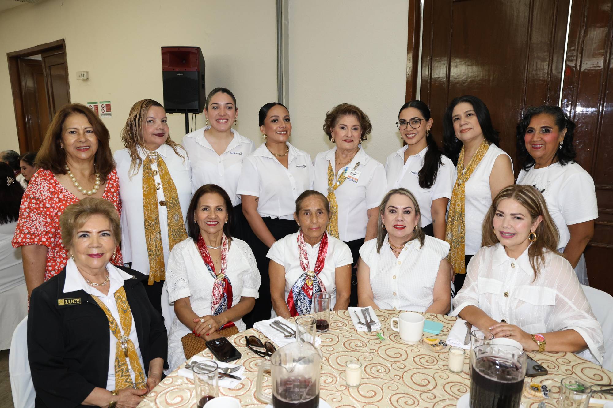$!Coco Urrea de Valadés, presidenta de Anspac Mazatlán entre las integrantes de la Unidad Noroeste.