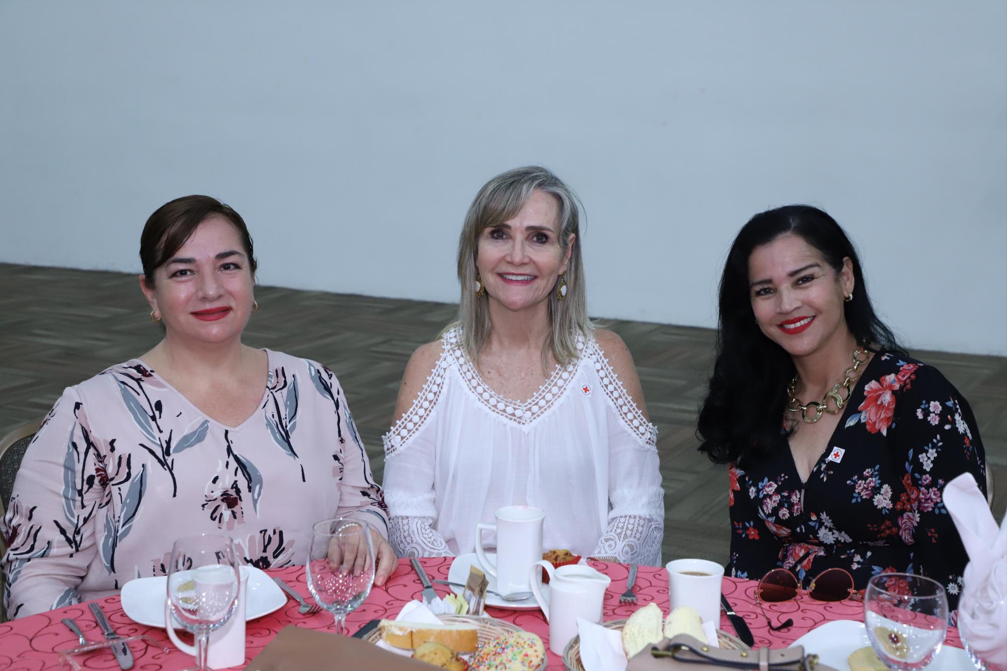 $!Mónica de Ruiz, Susel de Rosete y Verónica Tolentino.