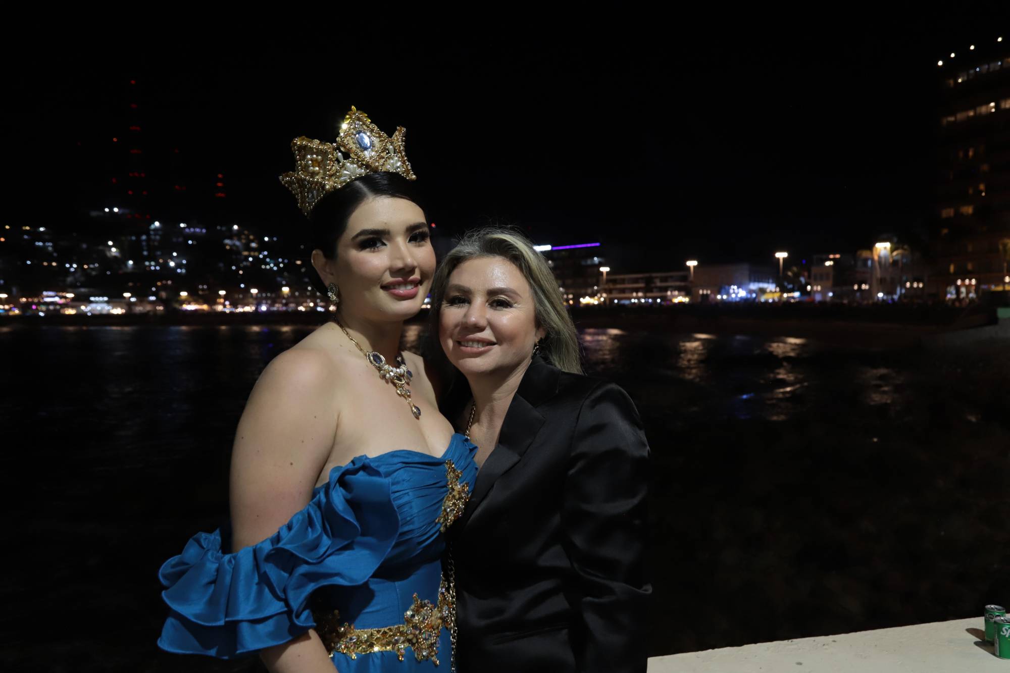 $!Mariana Malverde junto a su mamá María Osuna.